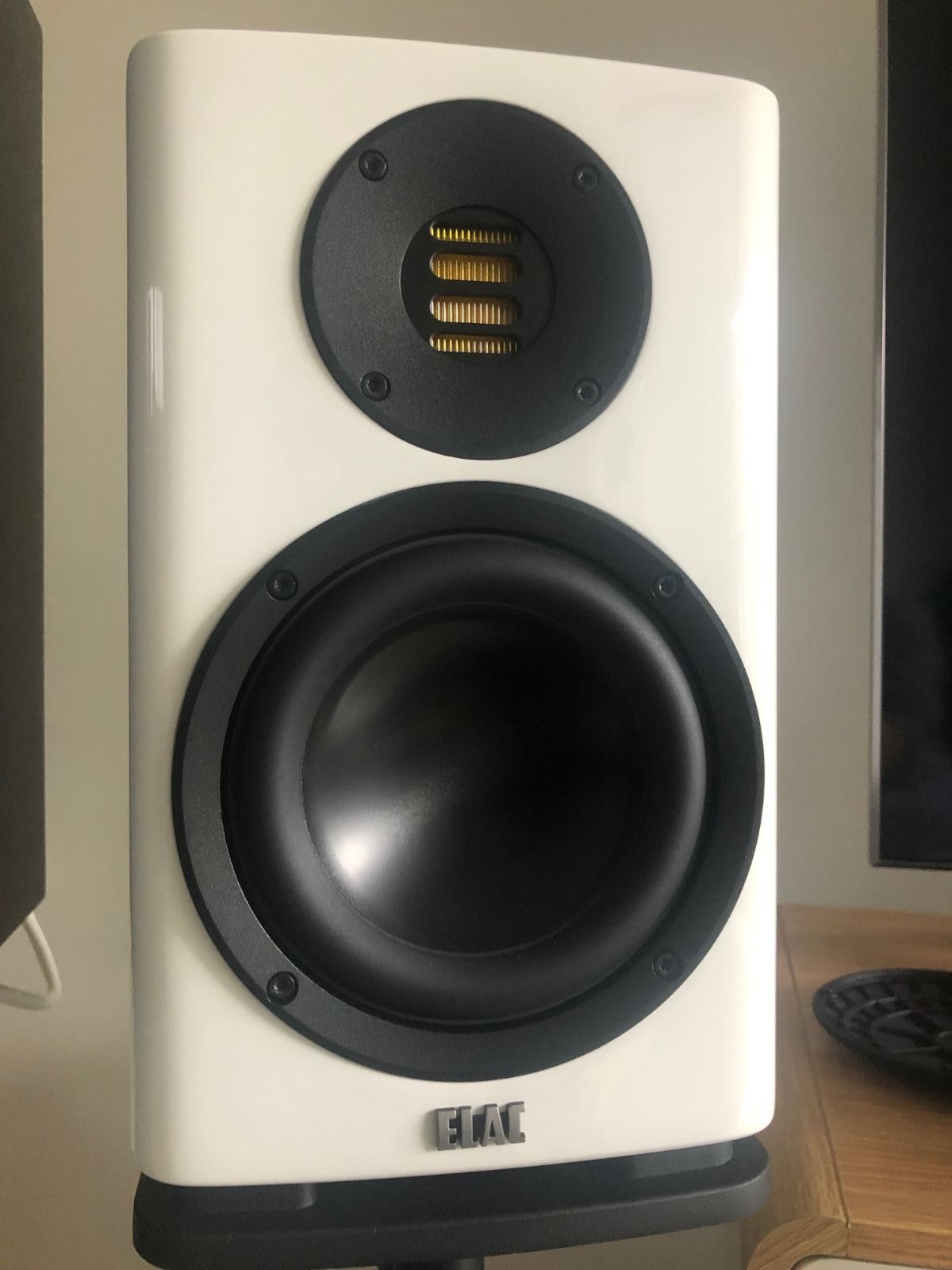 FS: ELAC SOLANO BS283 speakers - Glossy white. - Stereo, Home Cinema,  Headphones Components - StereoNET