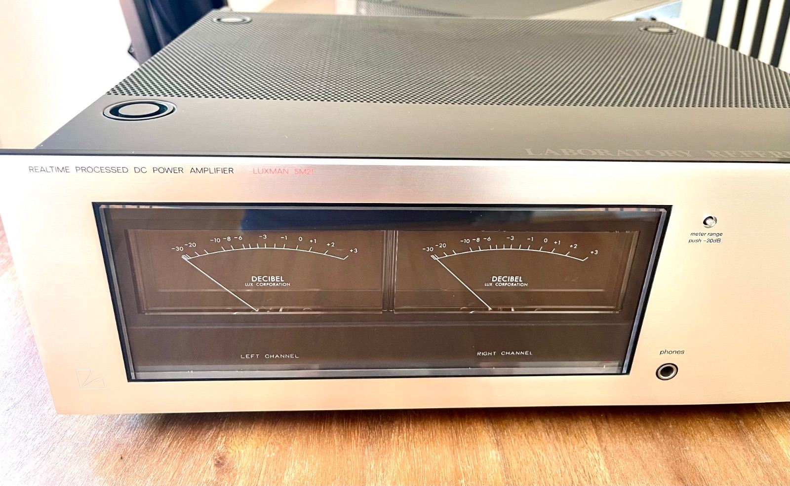 FS: Luxman 5M21 power amplifier and Luxman 5C50 preamplifier