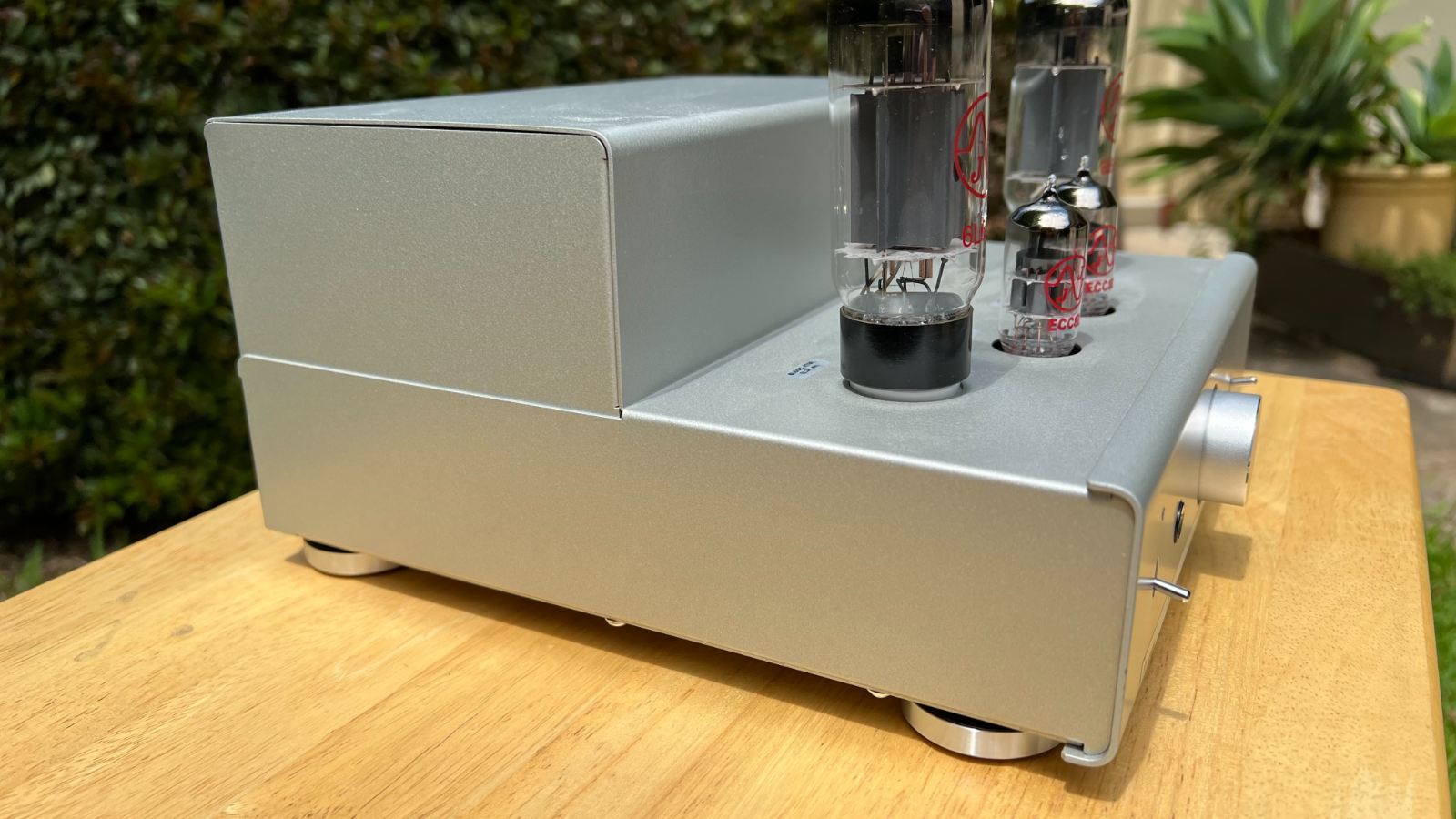 FS Elekit TU8200R Tube Integrated and Headphone amplifier ﻿ Stereo