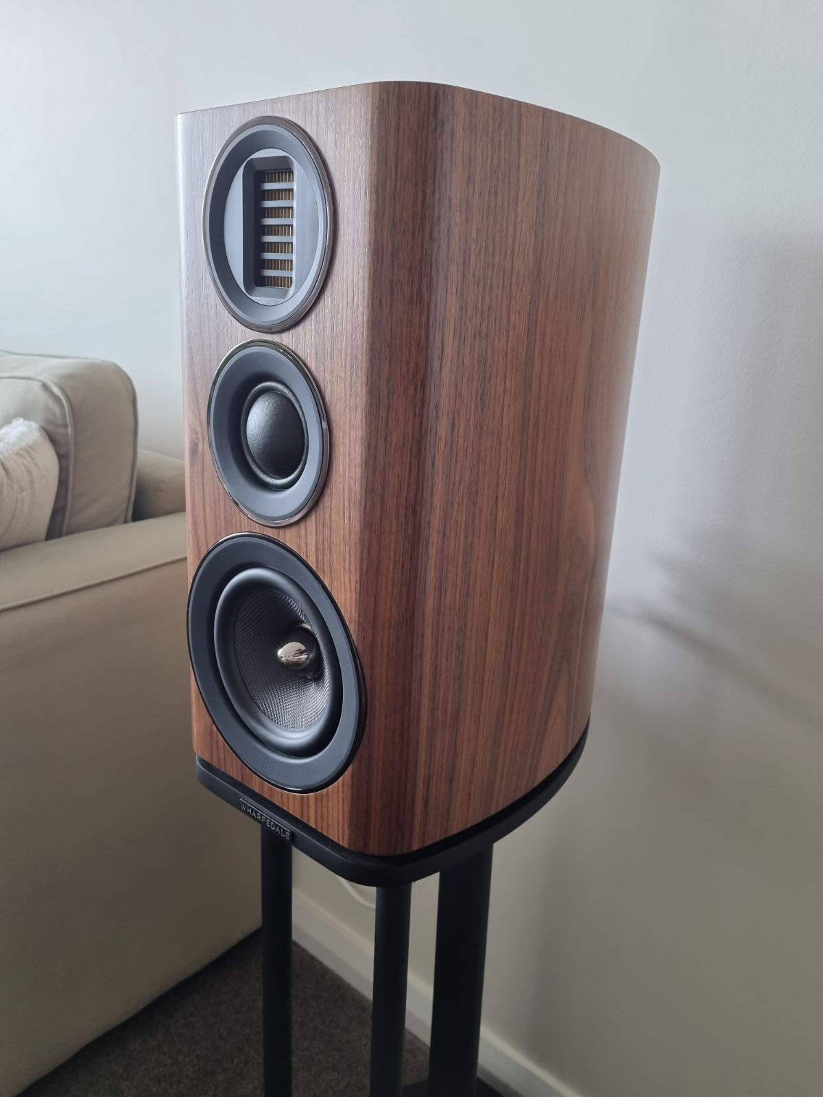 FS Wharfedale Evo 4.2 with Stands perfect condition ﻿ Stereo, Home