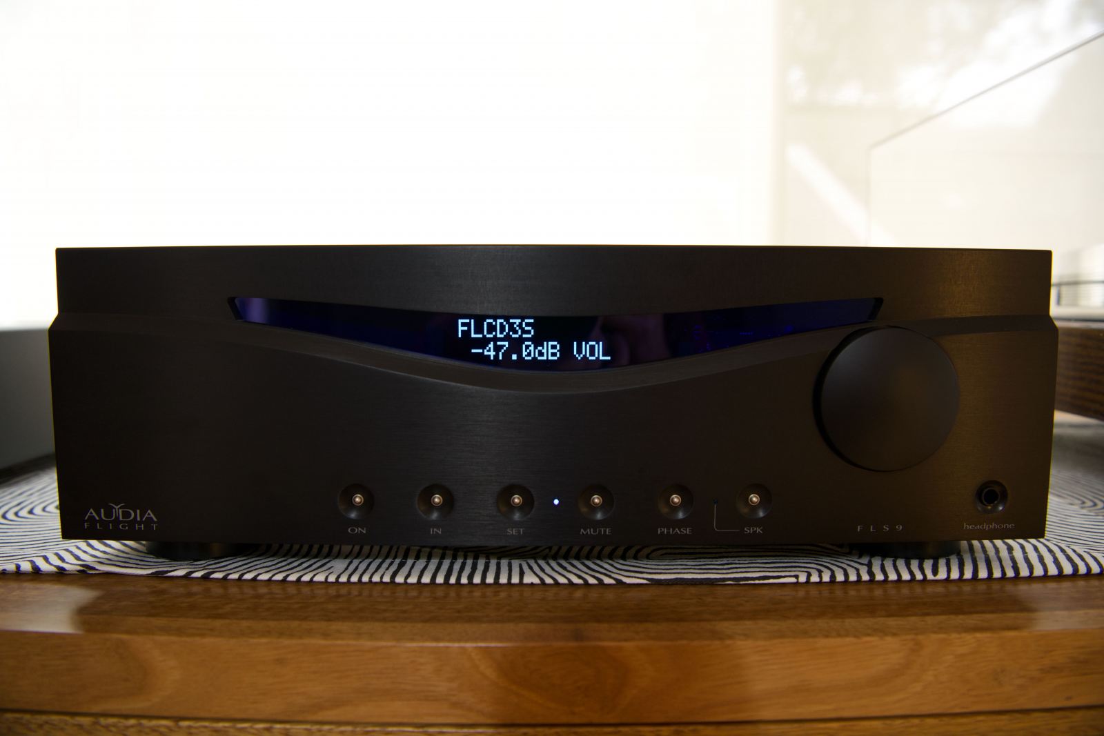 FS Audia Flight FLS9 Integrated Amplifier with MM/MC Phono Stage