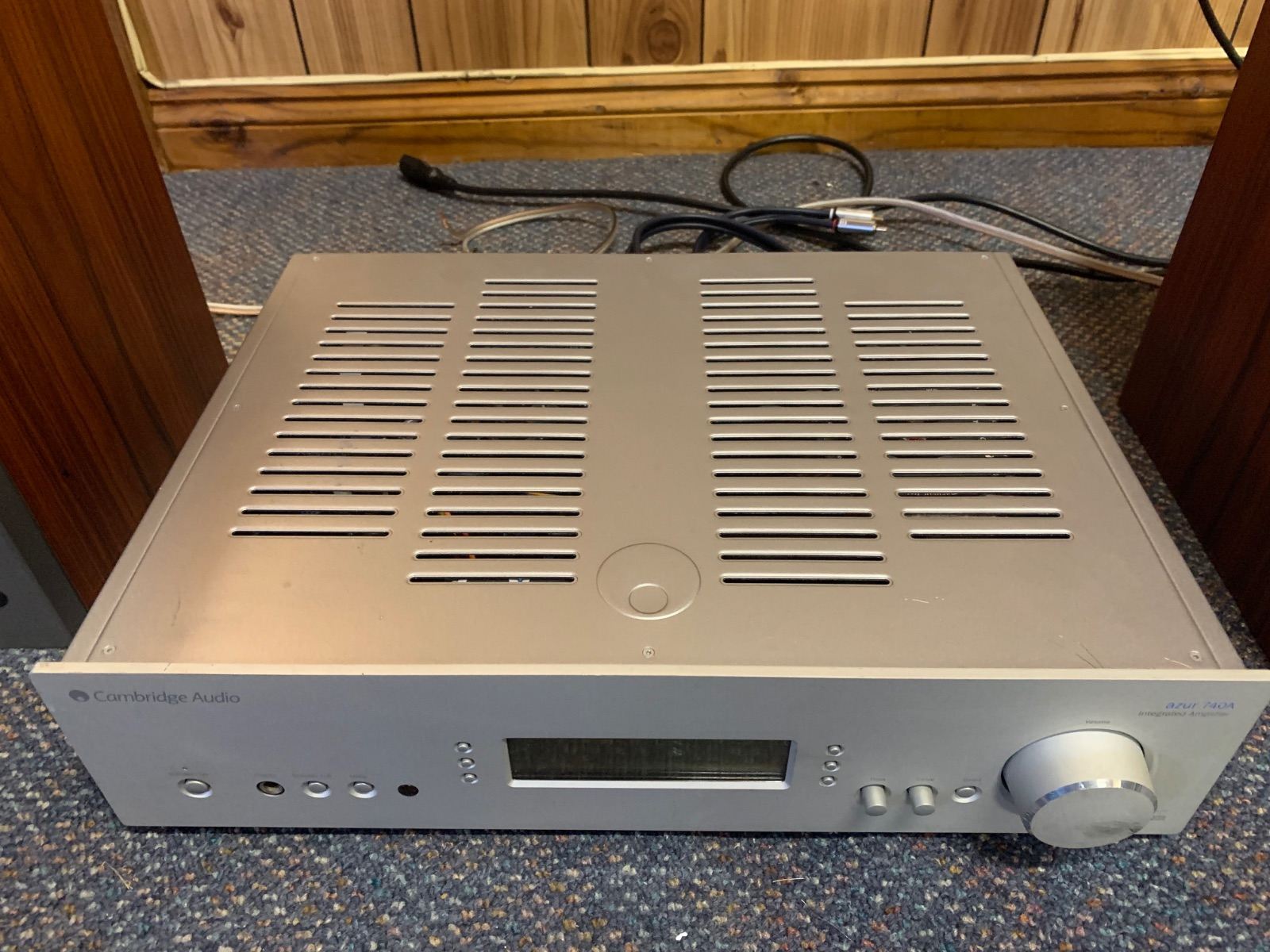 Cambridge audio Azur 740a integrated amplifier. - Stereo