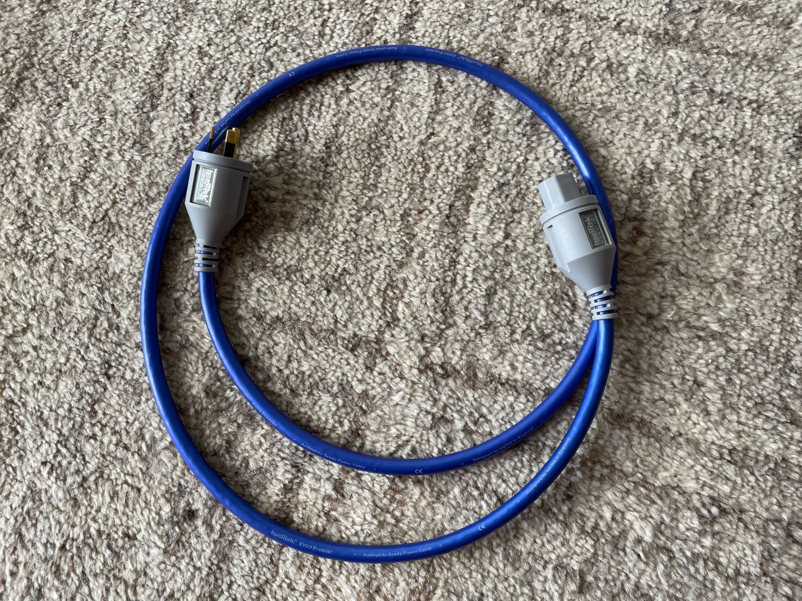 IsoTek EVO3 Premier Power Cable ﻿ HiFi and Cinema Cables & Accessories