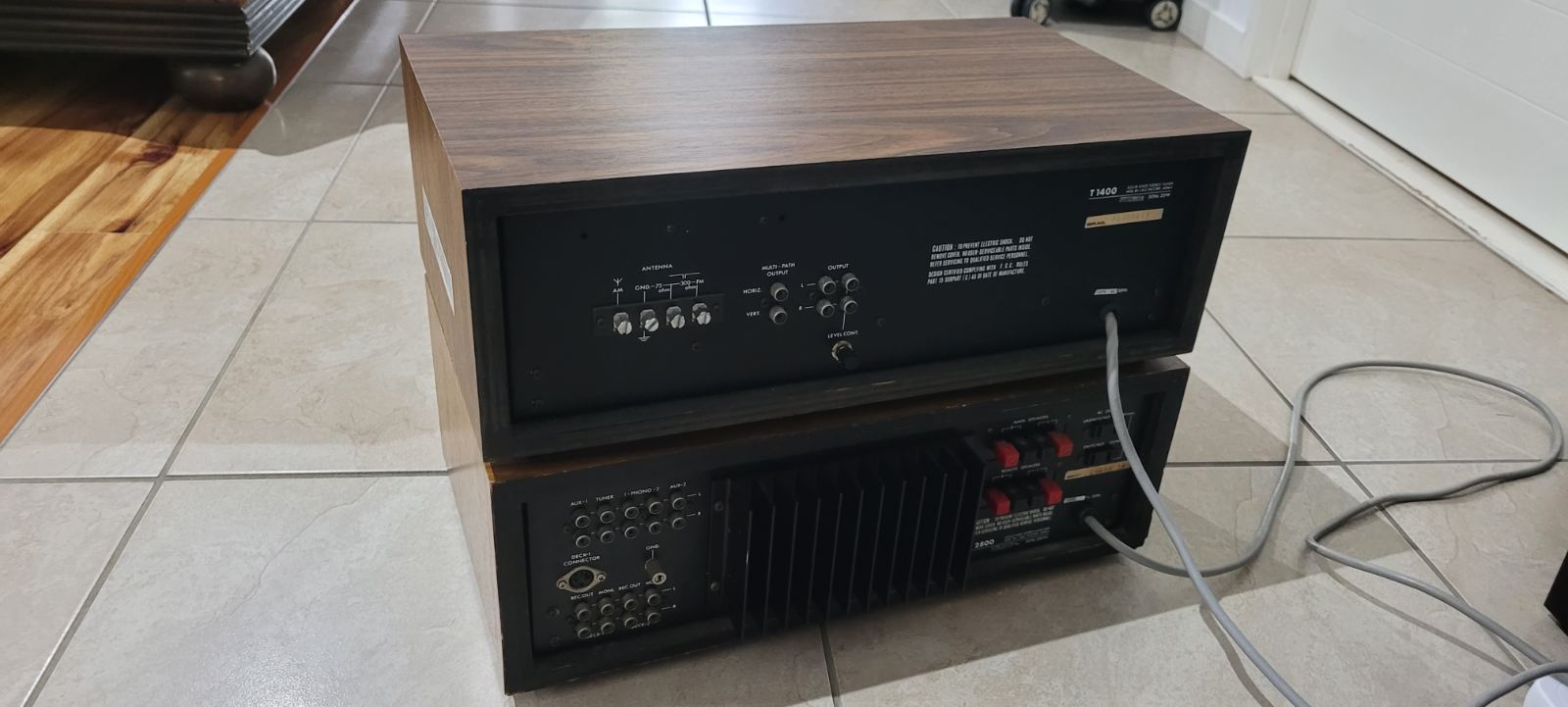 FS L&G Integrated amps L2800 & Tuner T1400 Combo (by Luxman) ﻿ Stereo