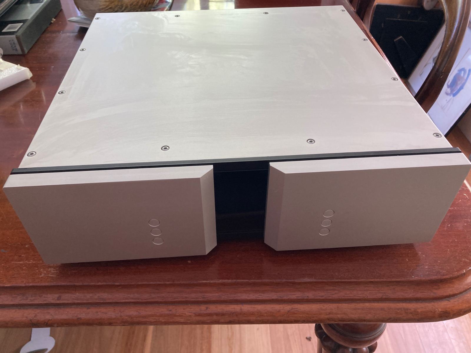 Vitus SL101 Pre Amplifier silver.