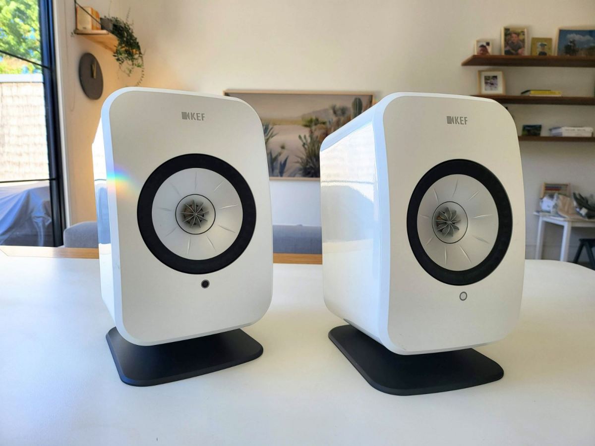 FS: Kef LSX White with P1 Desk Pads - 9 months old - Stereo, Home
