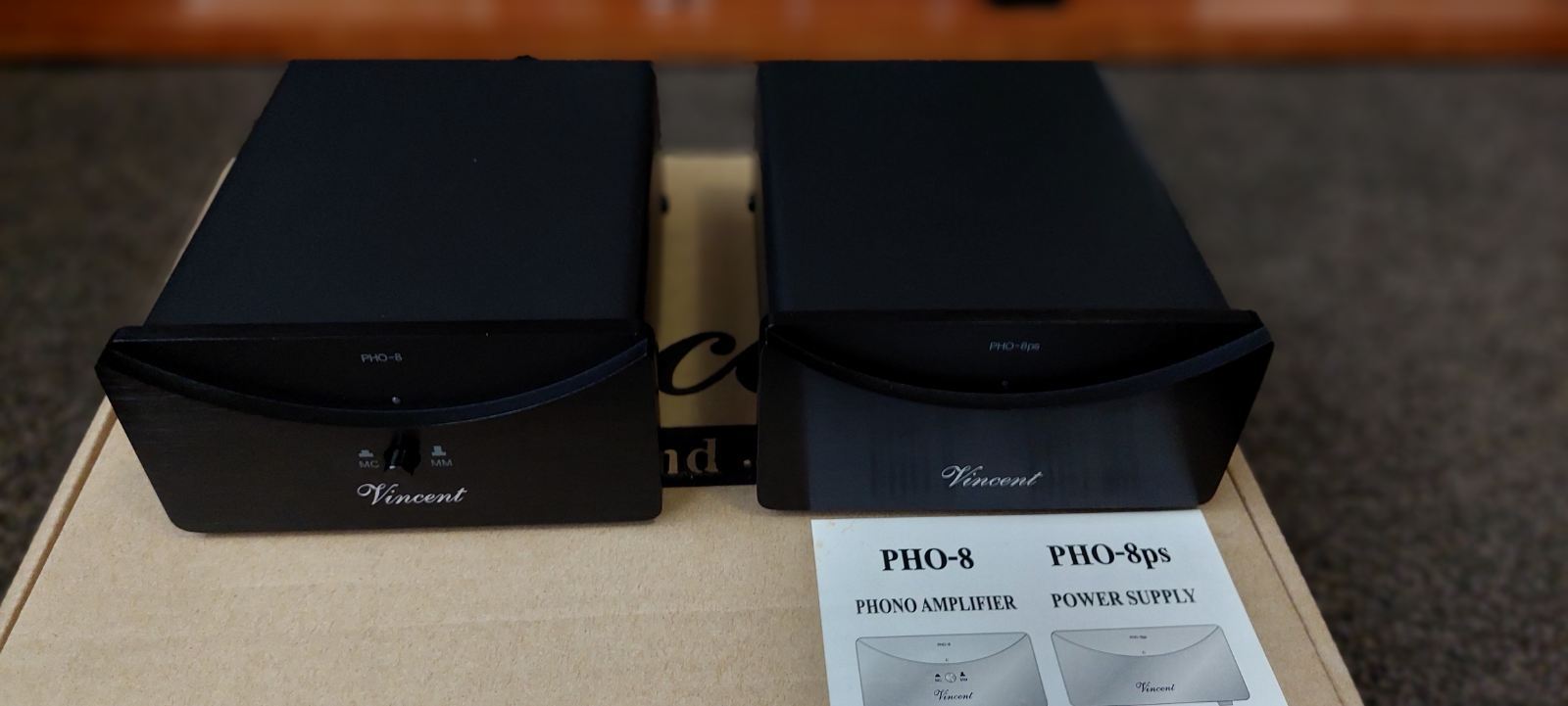 Vincent Pho 8 Phono Stage (Black) with Cambridge Audio Interconnects