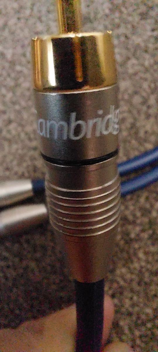 Vincent Pho 8 Phono Stage (Black) with Cambridge Audio Interconnects