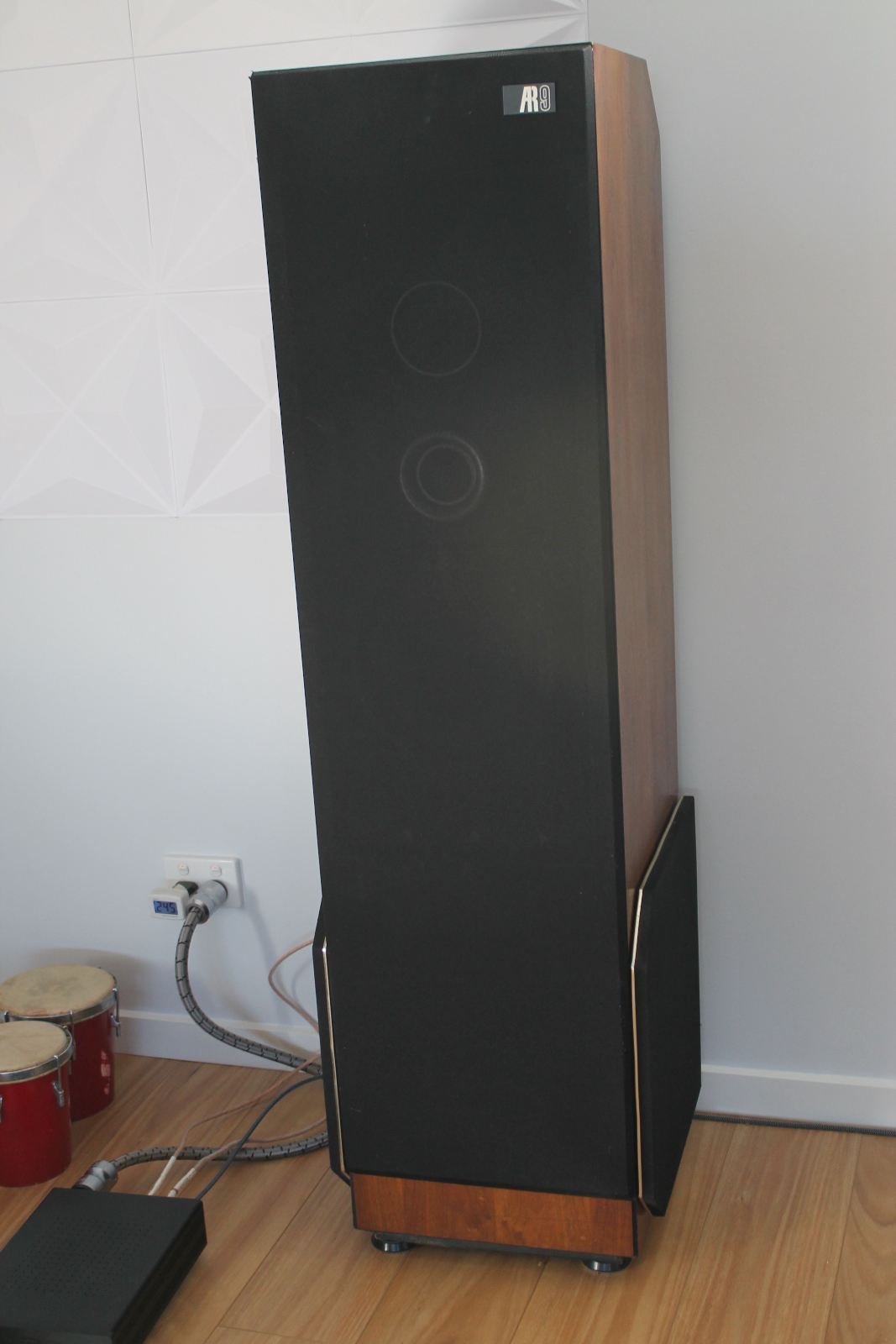 FS: Acoustic Research AR9 Speakers - Stereo, Home Cinema