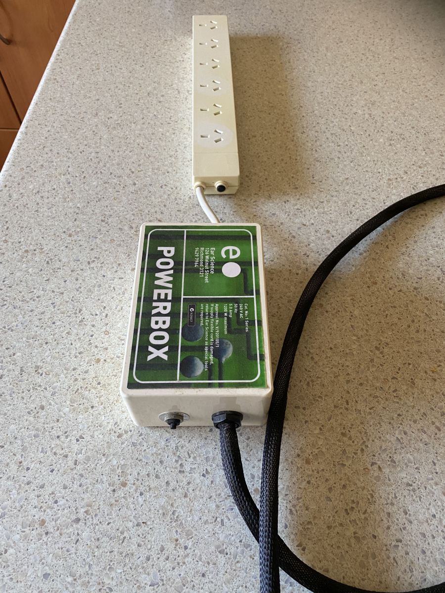 FS: Ear Science Powerbox. 6 outlets - Hi-Fi and Cinema Cables ...