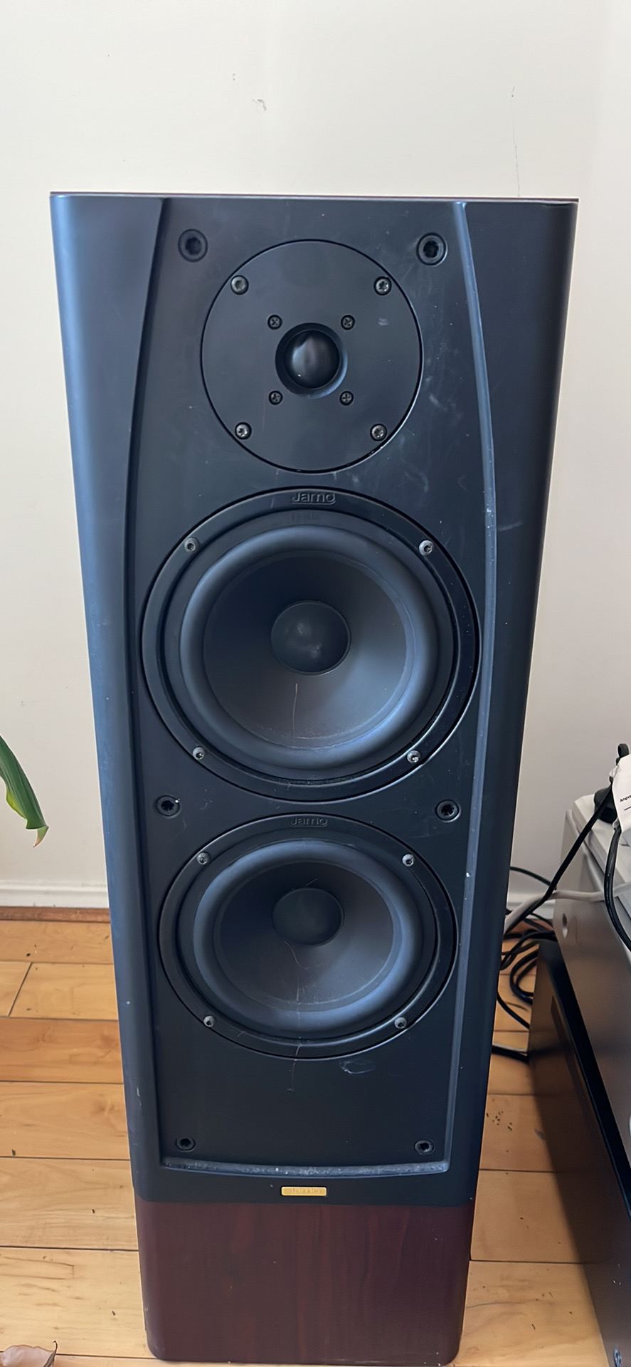 to.jamo Jamo S807 Floorstanding Speakers Review | Audioholics Home