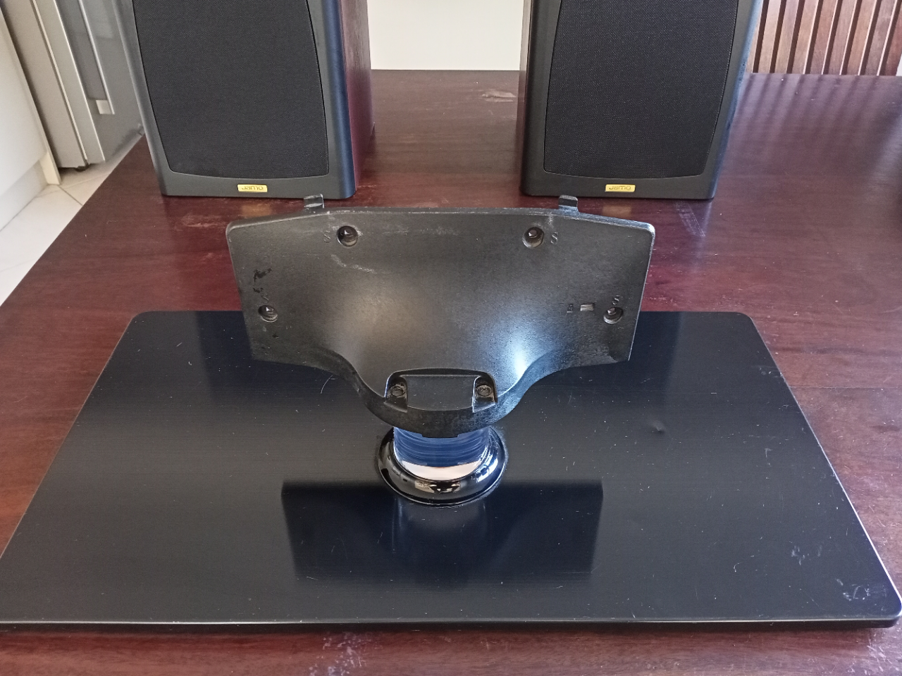 Samsung LED television stand ﻿ Pay it Forward