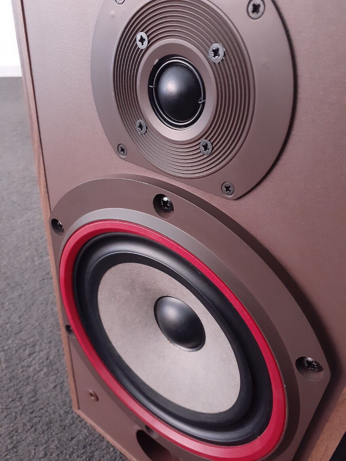 Bowers & Wilkins DM110 Loudspeakers ﻿ Stereo, Home Cinema, Headphones