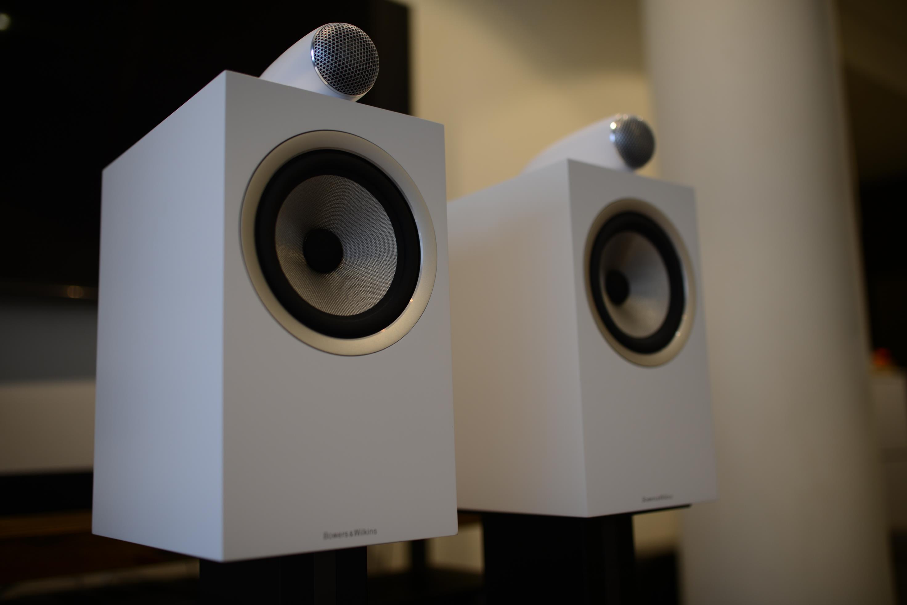Bowers and Wilkins 705 S2 with FS700 stands ﻿ Stereo, Home Cinema