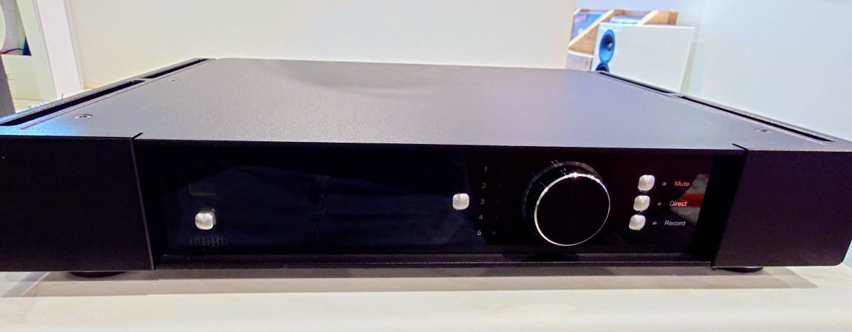 REGA Elicit-R front - Douglas HiFi Perth