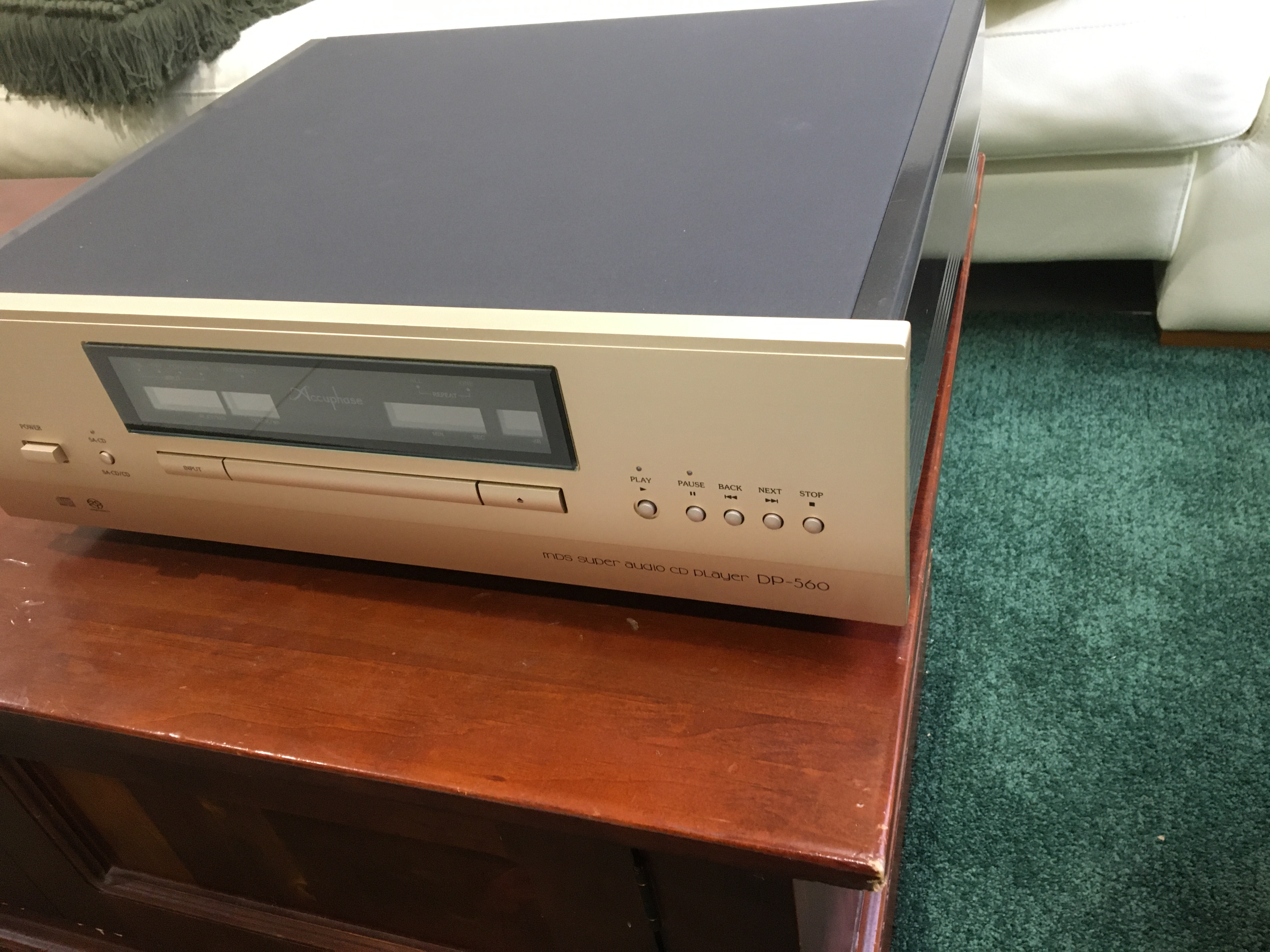 Accuphase DP 560 SACD Player - Stereo, Home Cinema