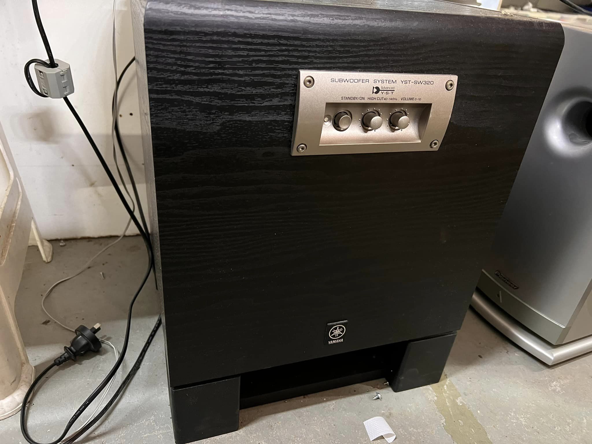 アンプ YAMAHA YST-SW320 Amazon.co.jp: YAMAHA YST-SW320 B スーパーウーファー ブラック