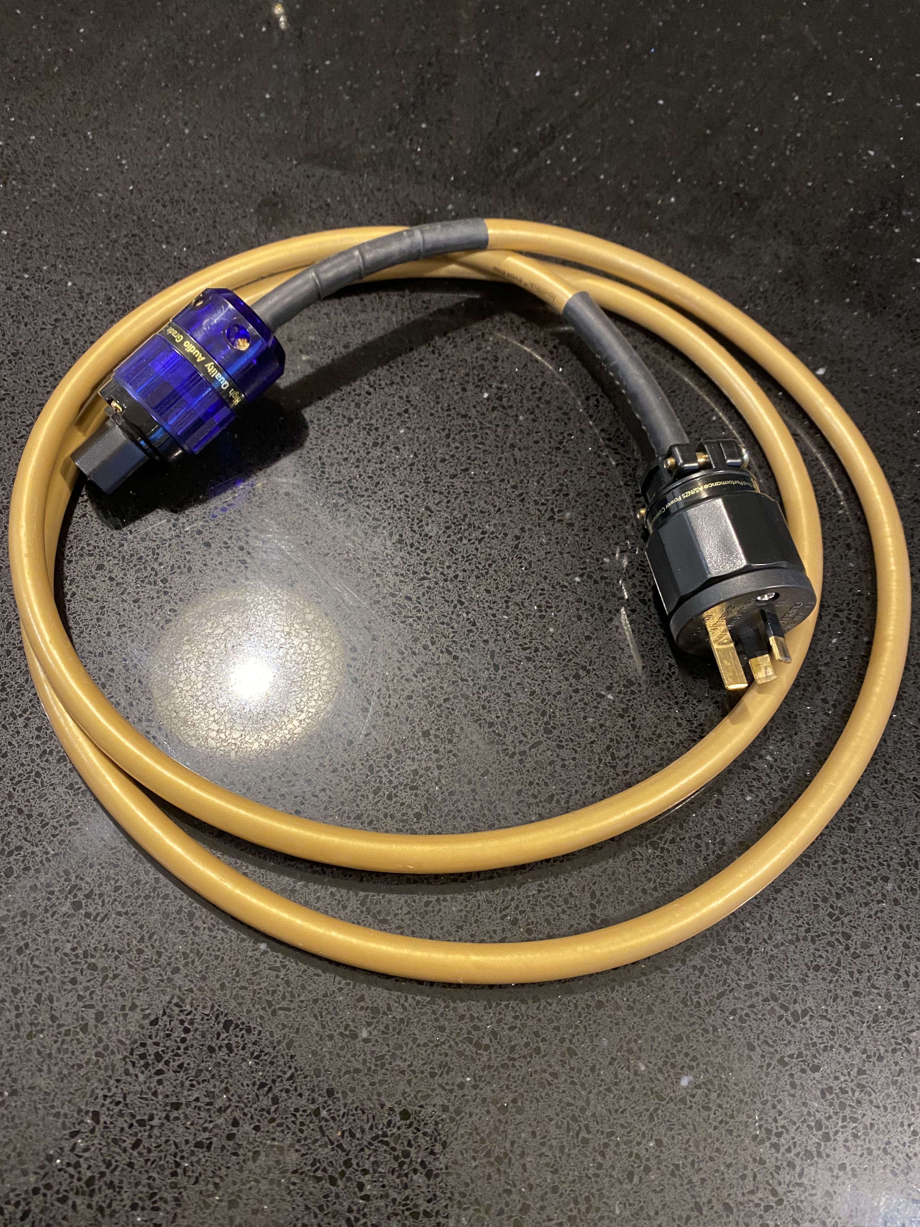 Isotek Evo3 Elite power cable ﻿ HiFi and Cinema Cables & Accessories