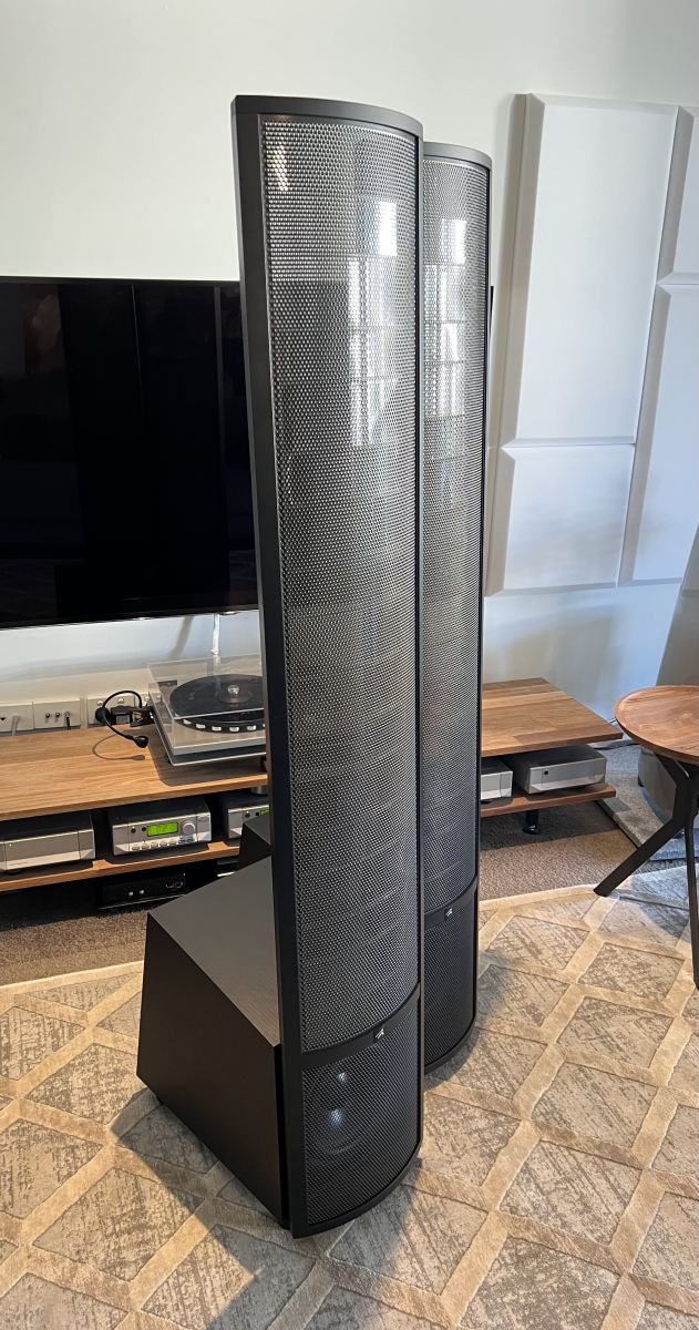 Martin Logan Ethos electrostatic speakers ﻿ Stereo, Home Cinema, Headphones Components