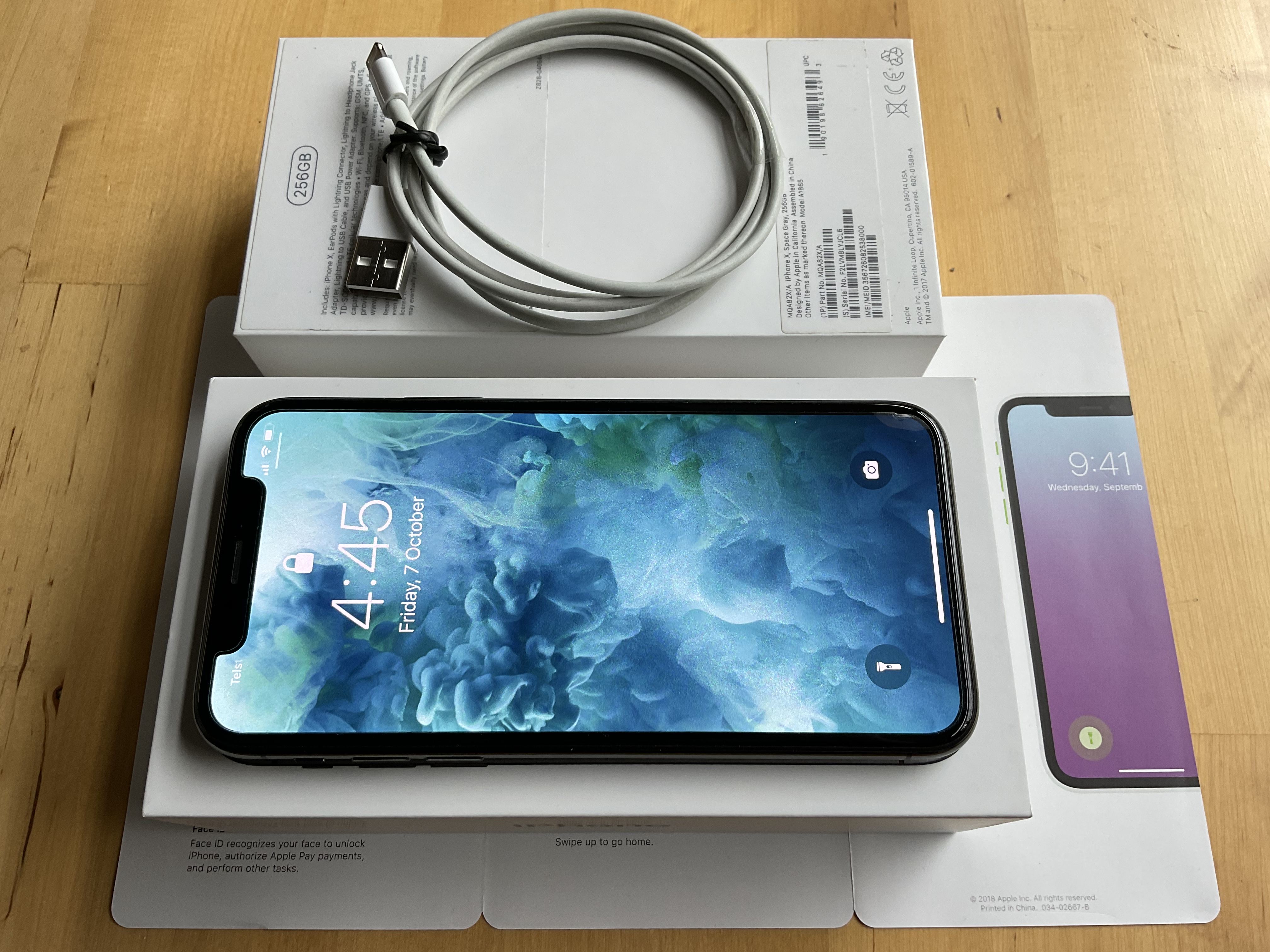 iPhone X 256GB Black 米国版 A1865 純正ケース付き