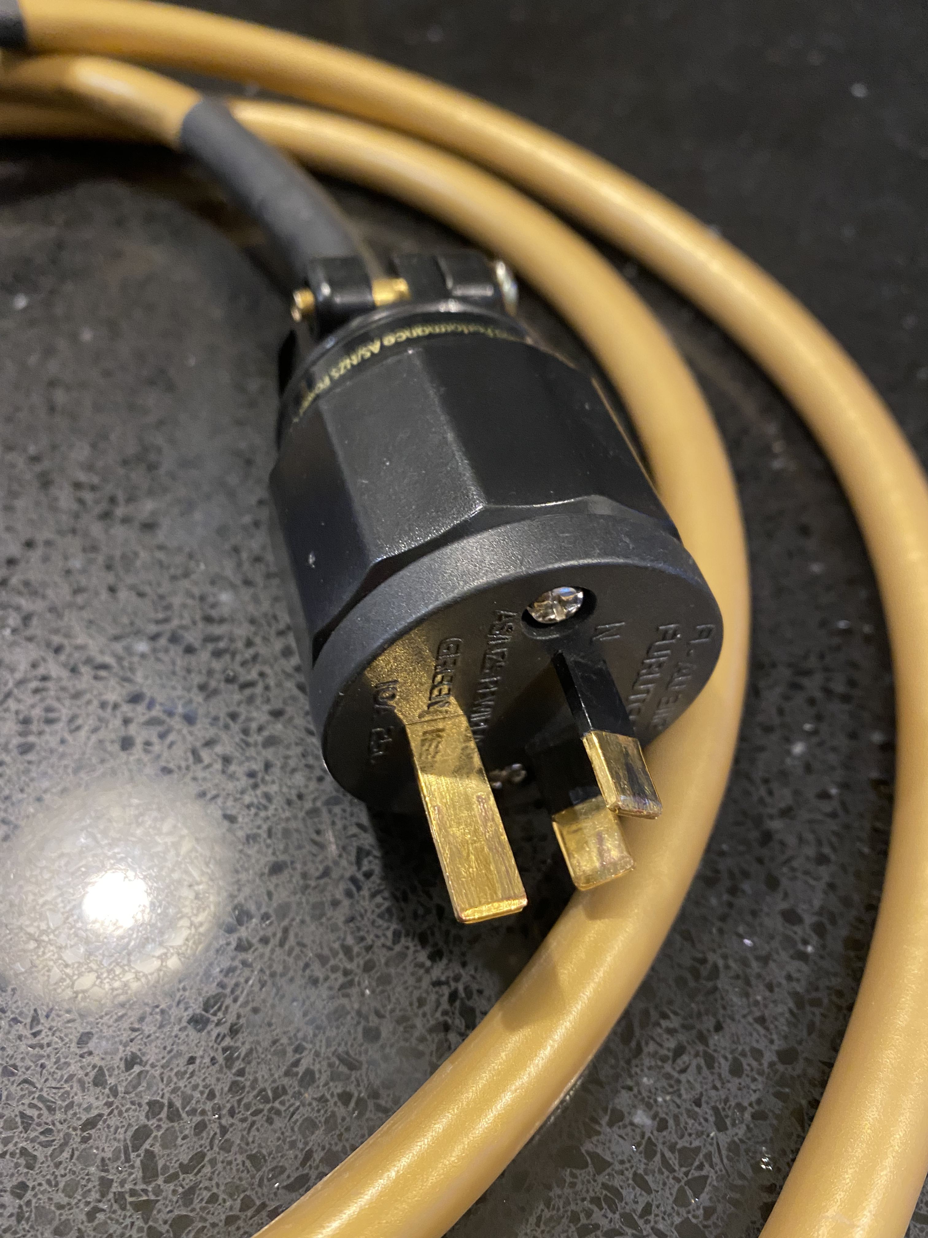 Isotek Evo3 Elite power cable ﻿ HiFi and Cinema Cables & Accessories