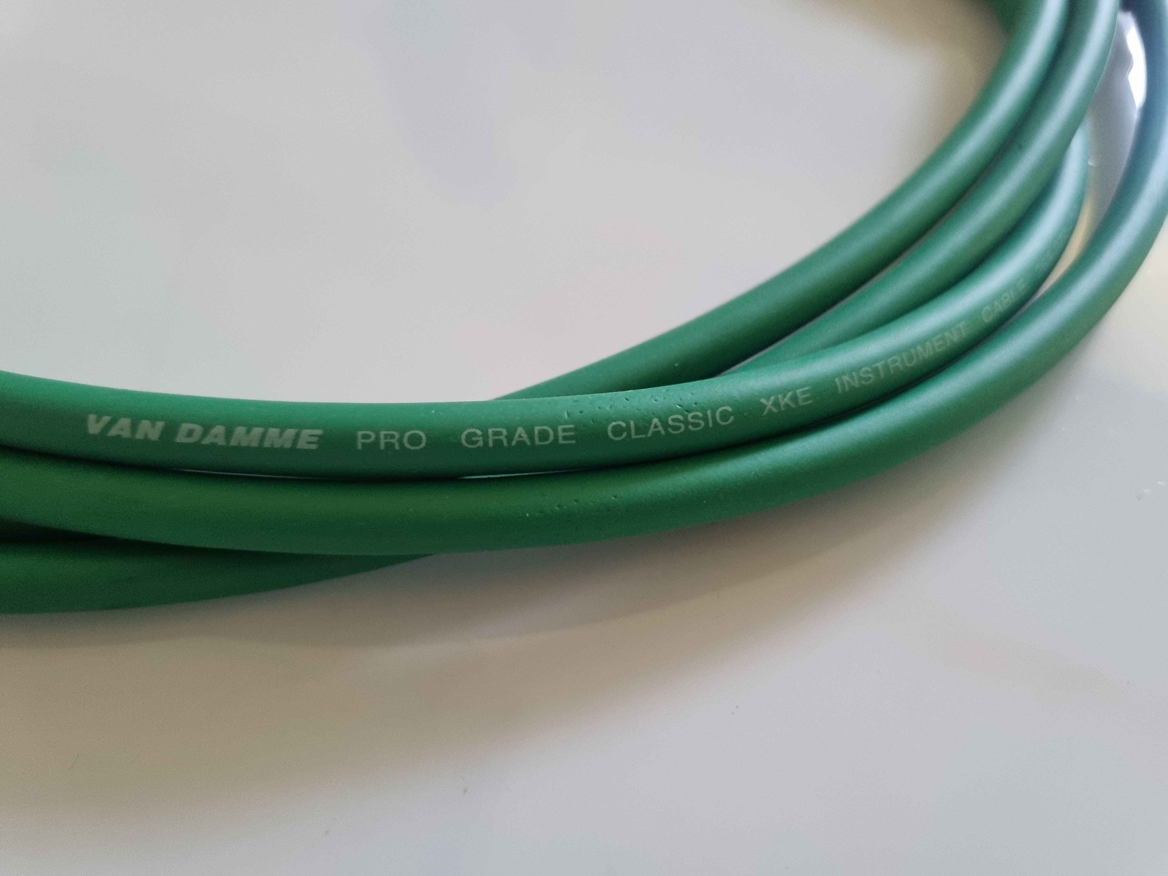 Van Damme Hybrid Silver Plated Copper RCA Cable 1.2m ﻿ HiFi and Cinema Cables & Accessories