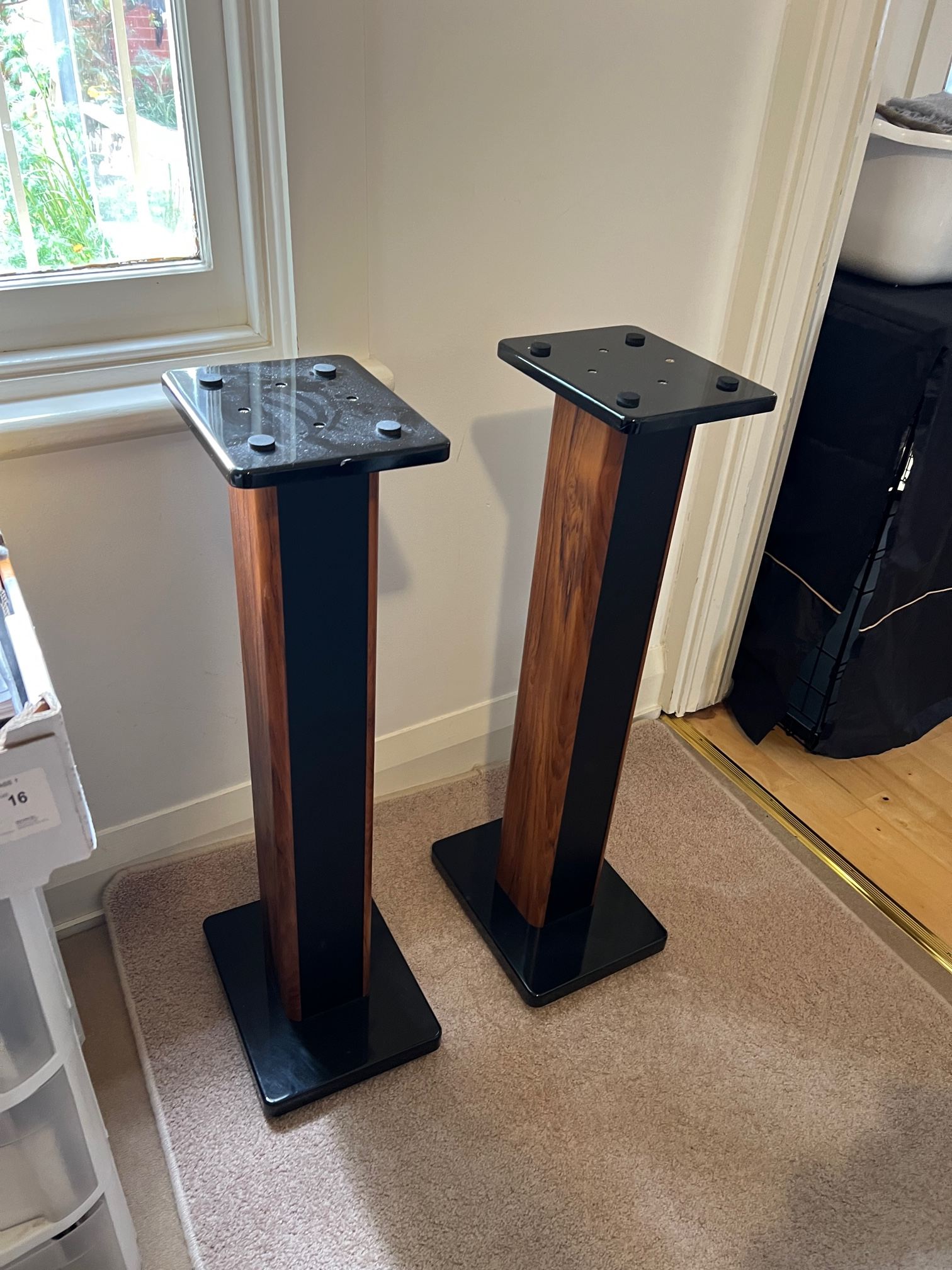 Cheap Speaker stands ﻿ HiFi and Cinema Cables & Accessories