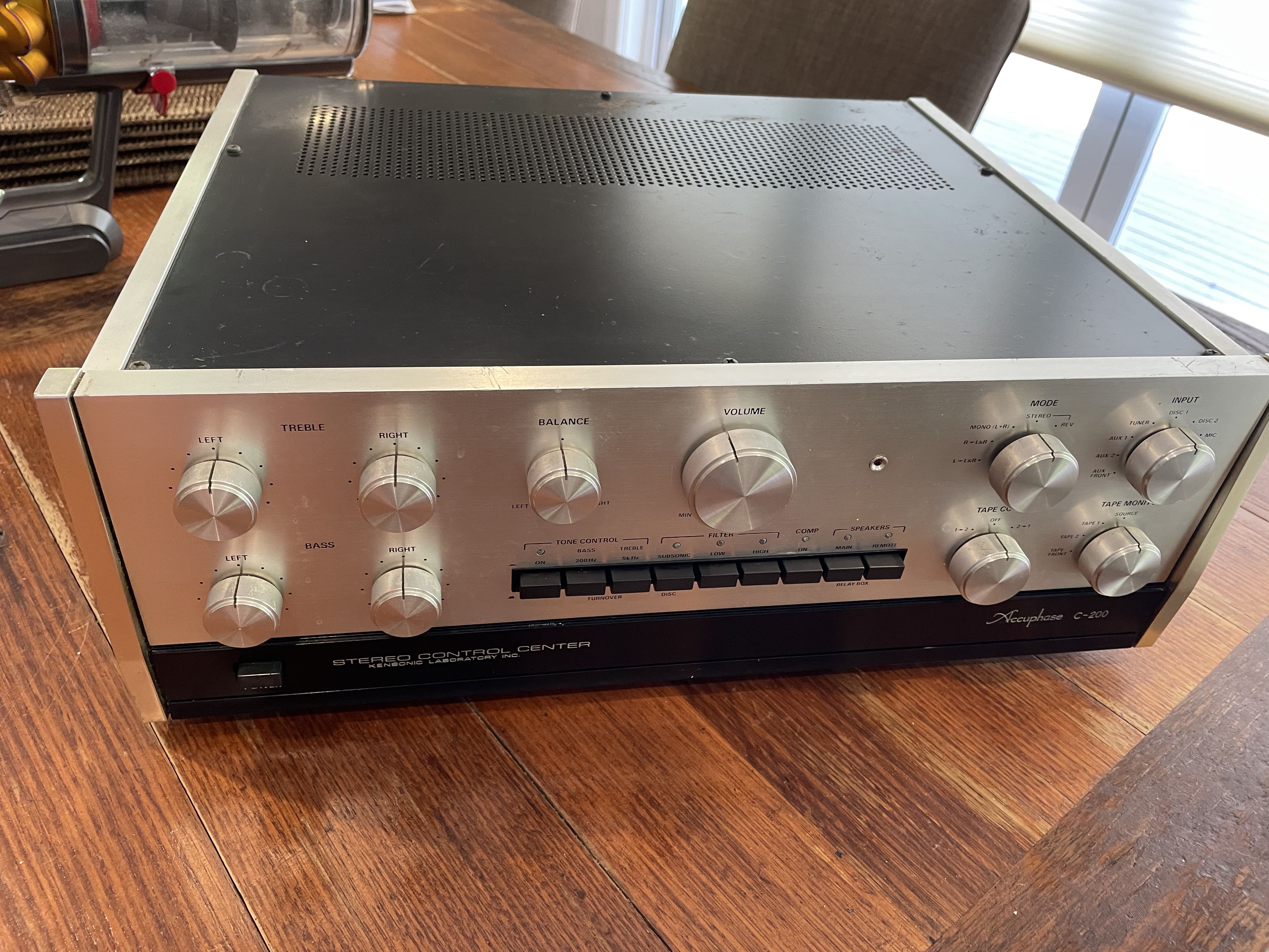 Accuphase C-200 240v for Restoration or Parts - Stereo, Home