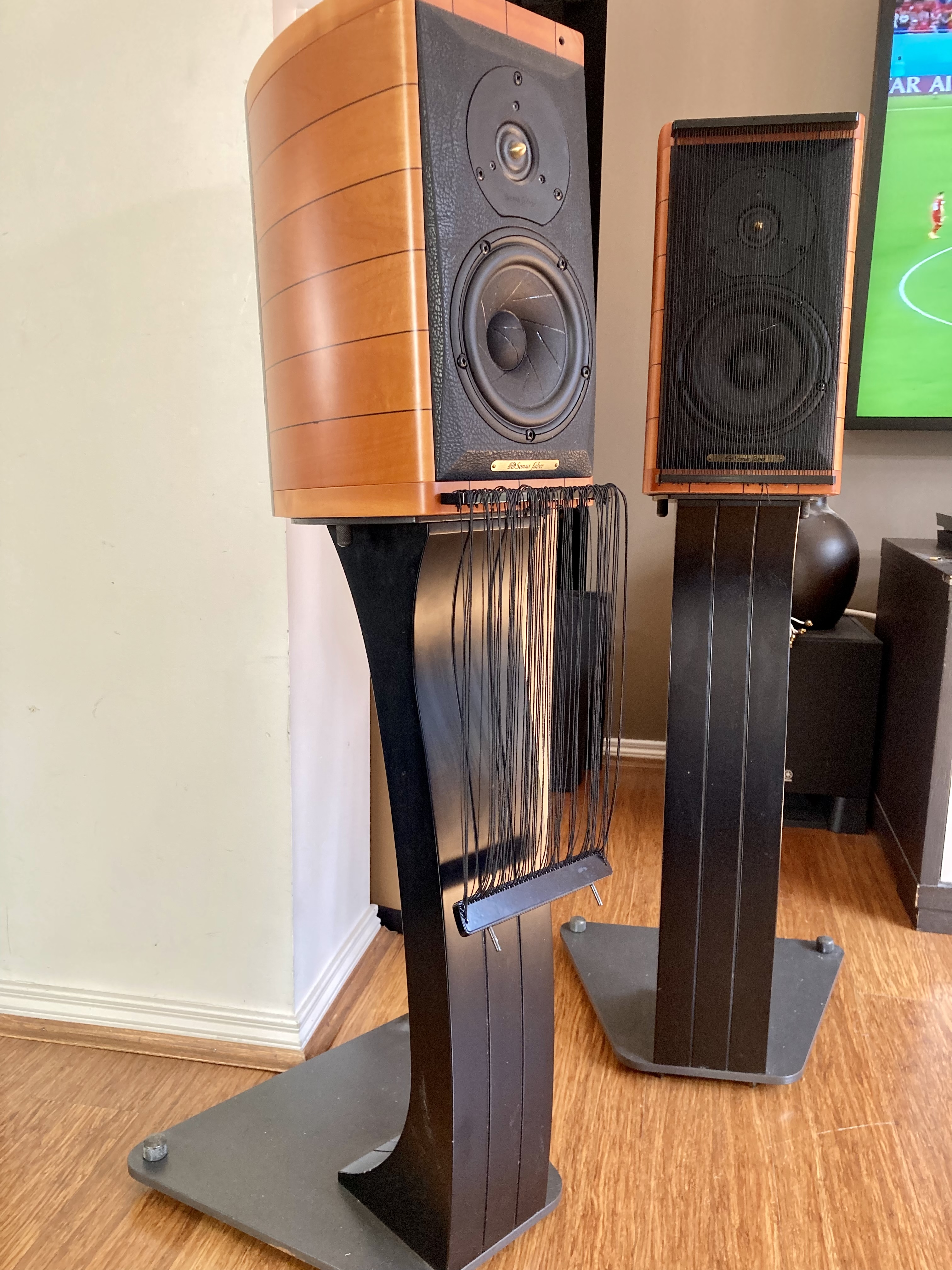 Sonus Faber Cremona Auditor with dedicated stands - Stereo, Home