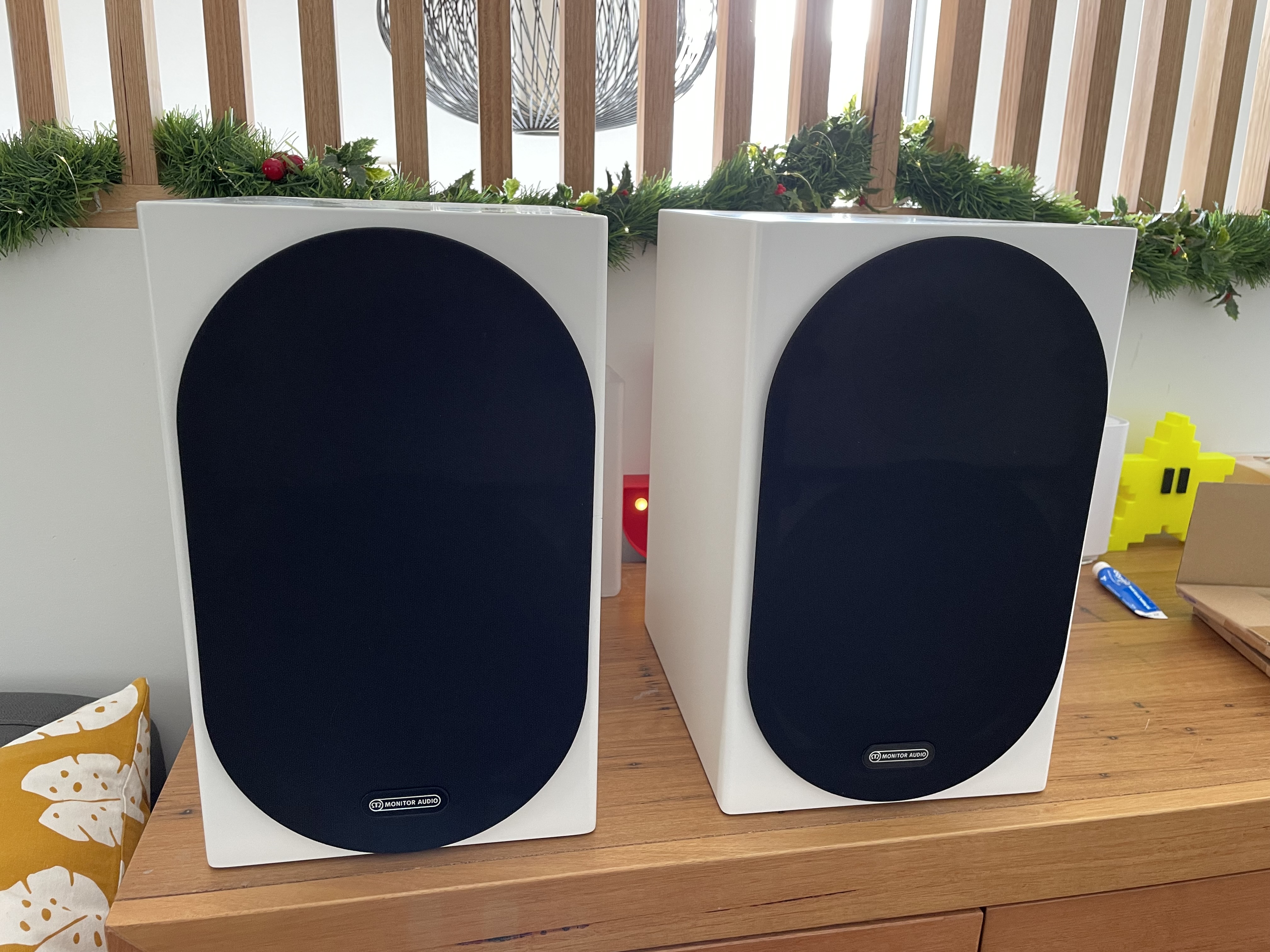 Monitor Audio Silver 100 6G bookshelf speakers (white)