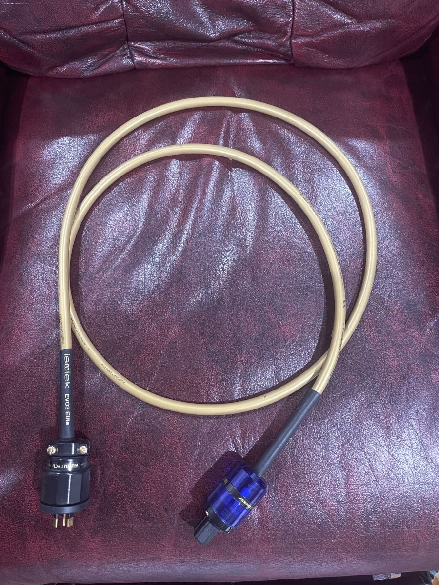 Isotek Evo3 Elite Power Cable 2M ﻿ HiFi and Cinema Cables & Accessories