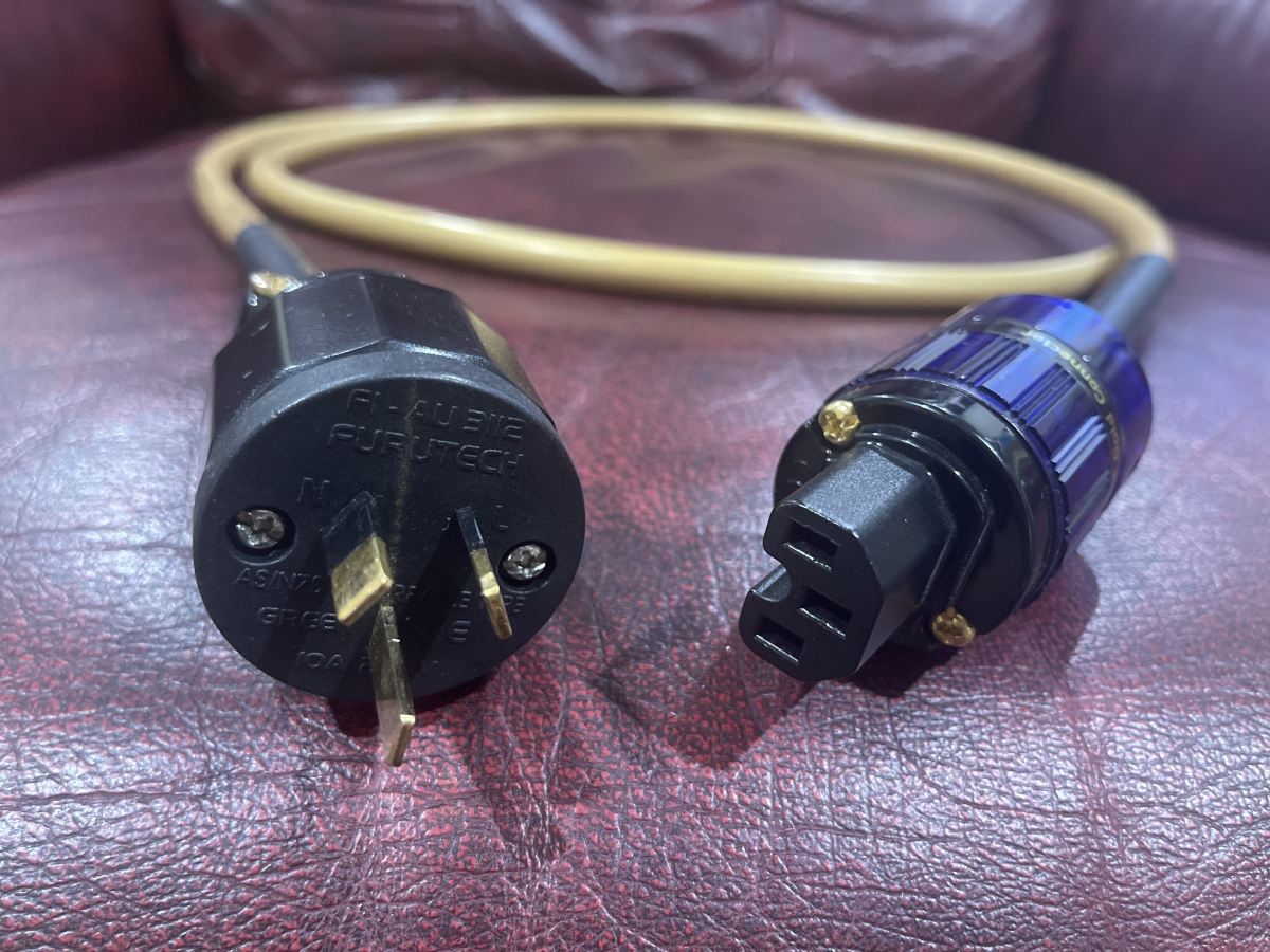 Isotek Evo3 Elite Power Cable 2M ﻿ HiFi and Cinema Cables & Accessories