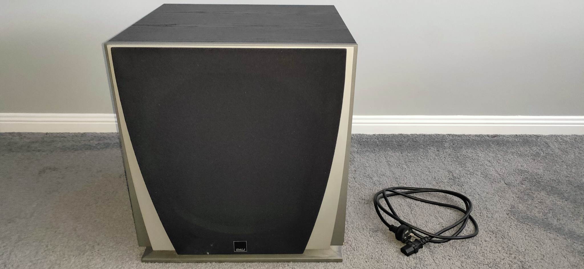 DALI Ikon Subwoofer ﻿ Stereo, Home Cinema, Headphones Components