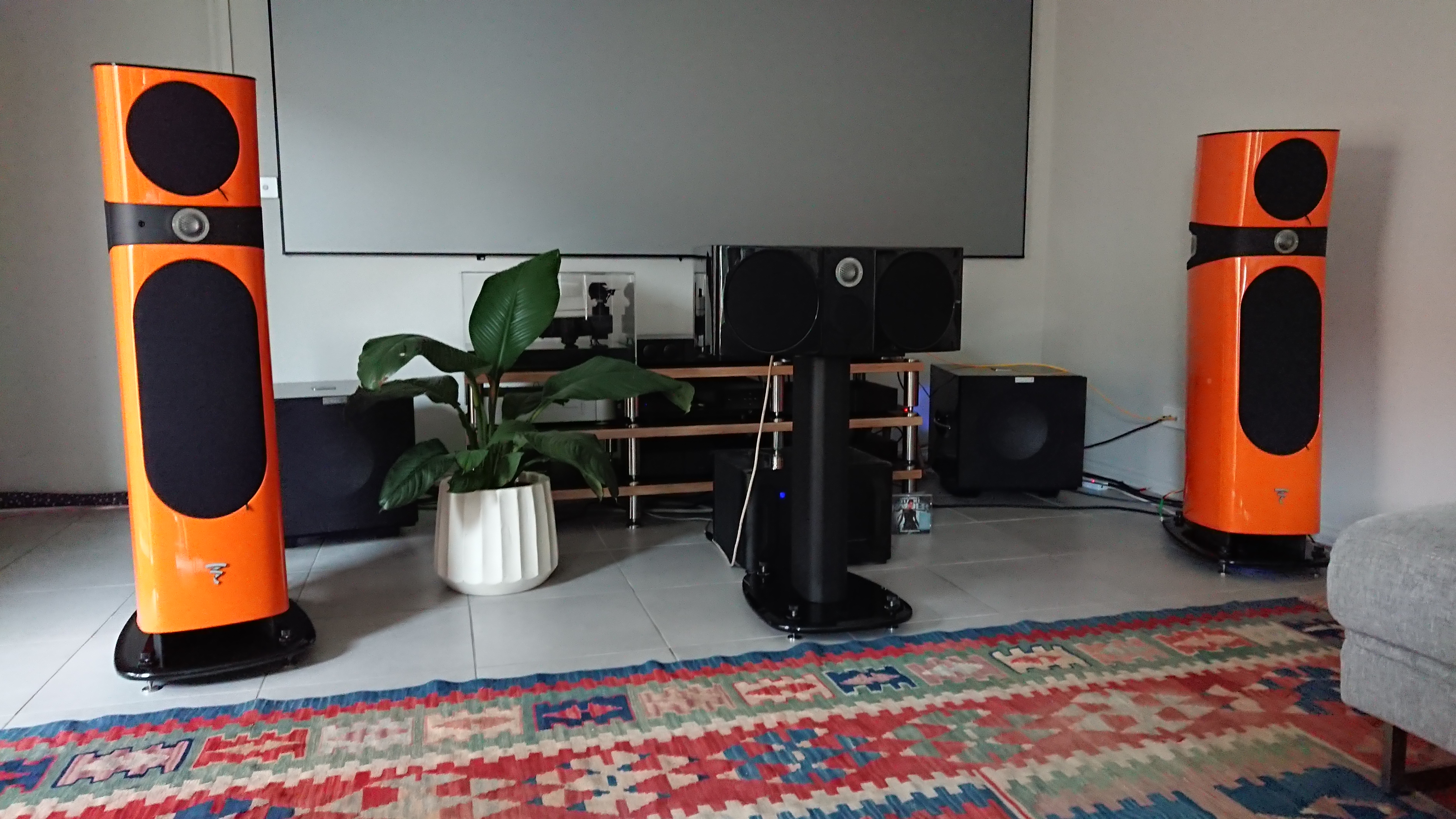 Elite screens projector screen - Stereo, Home Cinema, Headphones ...
