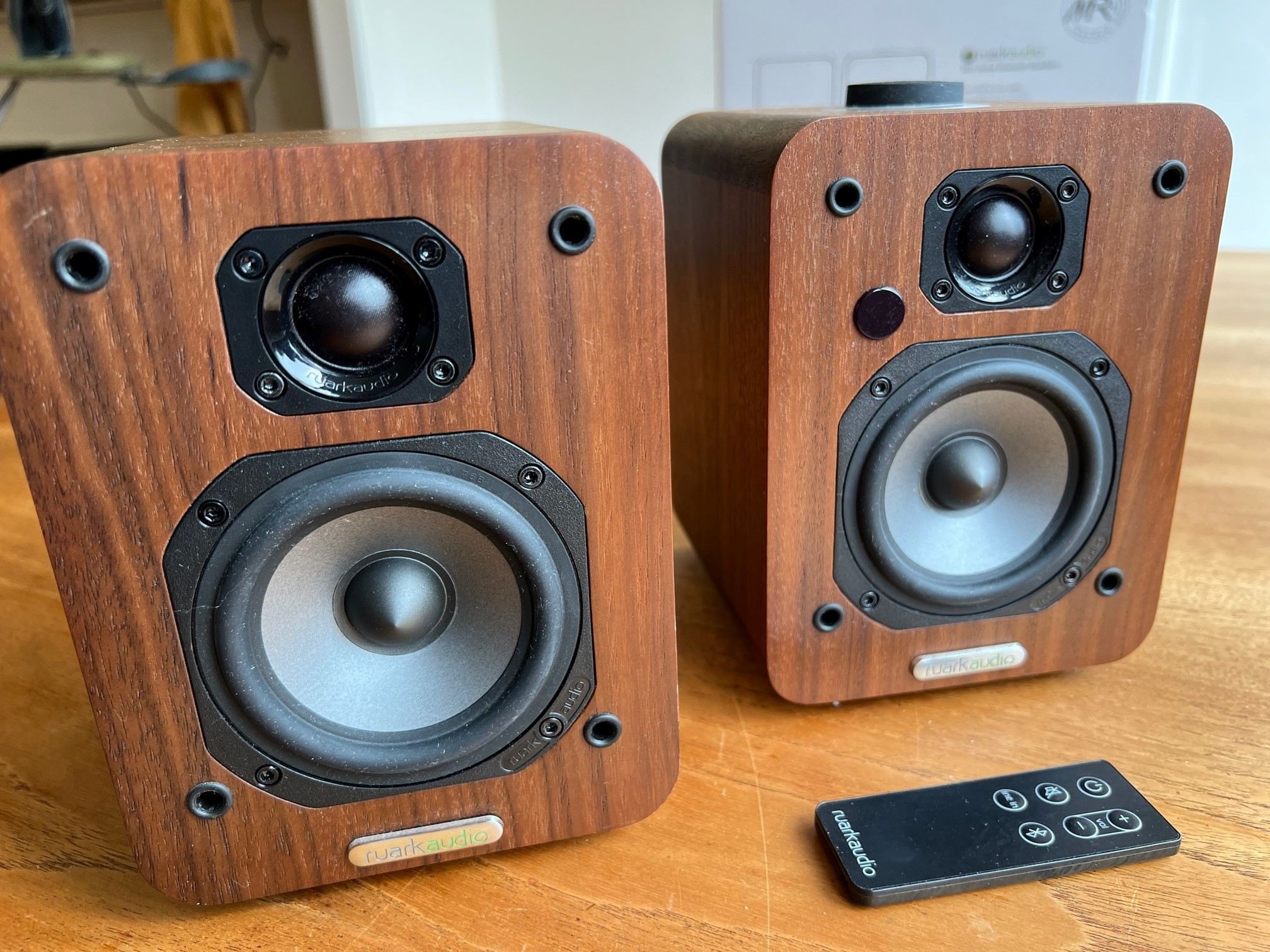 Ruark Audio MR1 Mk1 powered desktop speaker ﻿ Stereo, Home Cinema