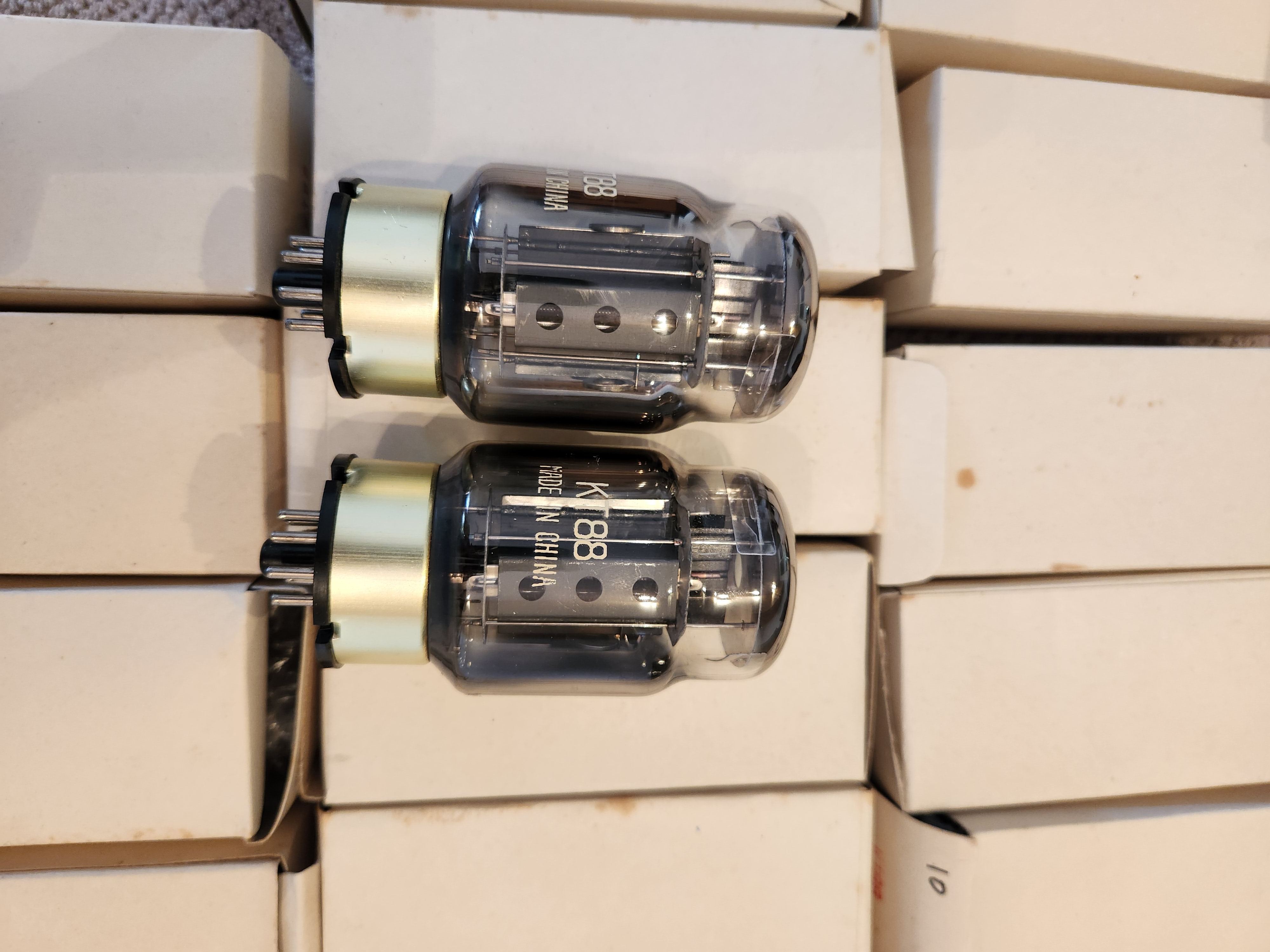 Mix of 75 pc Chinese vacuum tubes kt88 ,ECC83, ECC82 ,6DJ8 ﻿ HiFi and