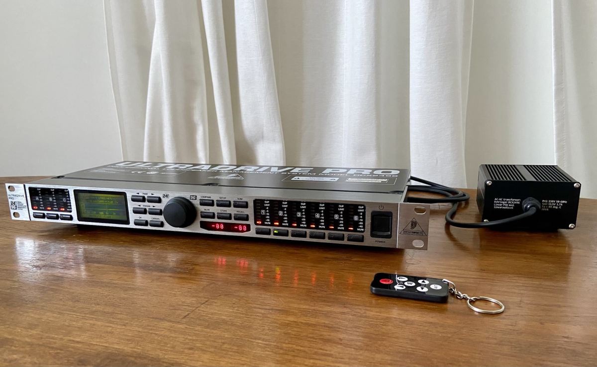 Behringer DCX2496 DAC / processor / xover / preamp modified ﻿ Stereo