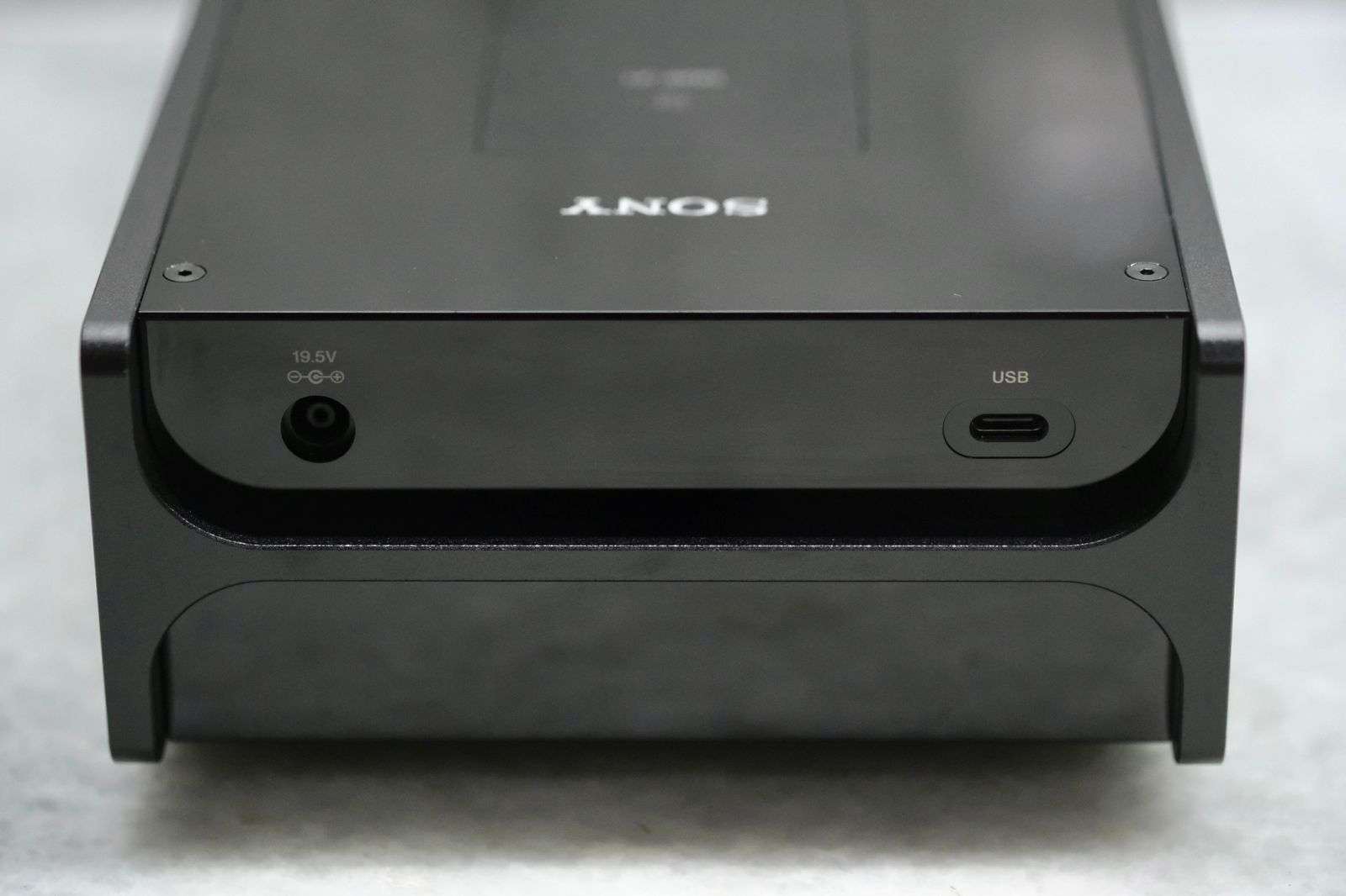 Sony DMPZ1 + Van Nuys carry case ﻿ Stereo, Home Cinema, Headphones Components