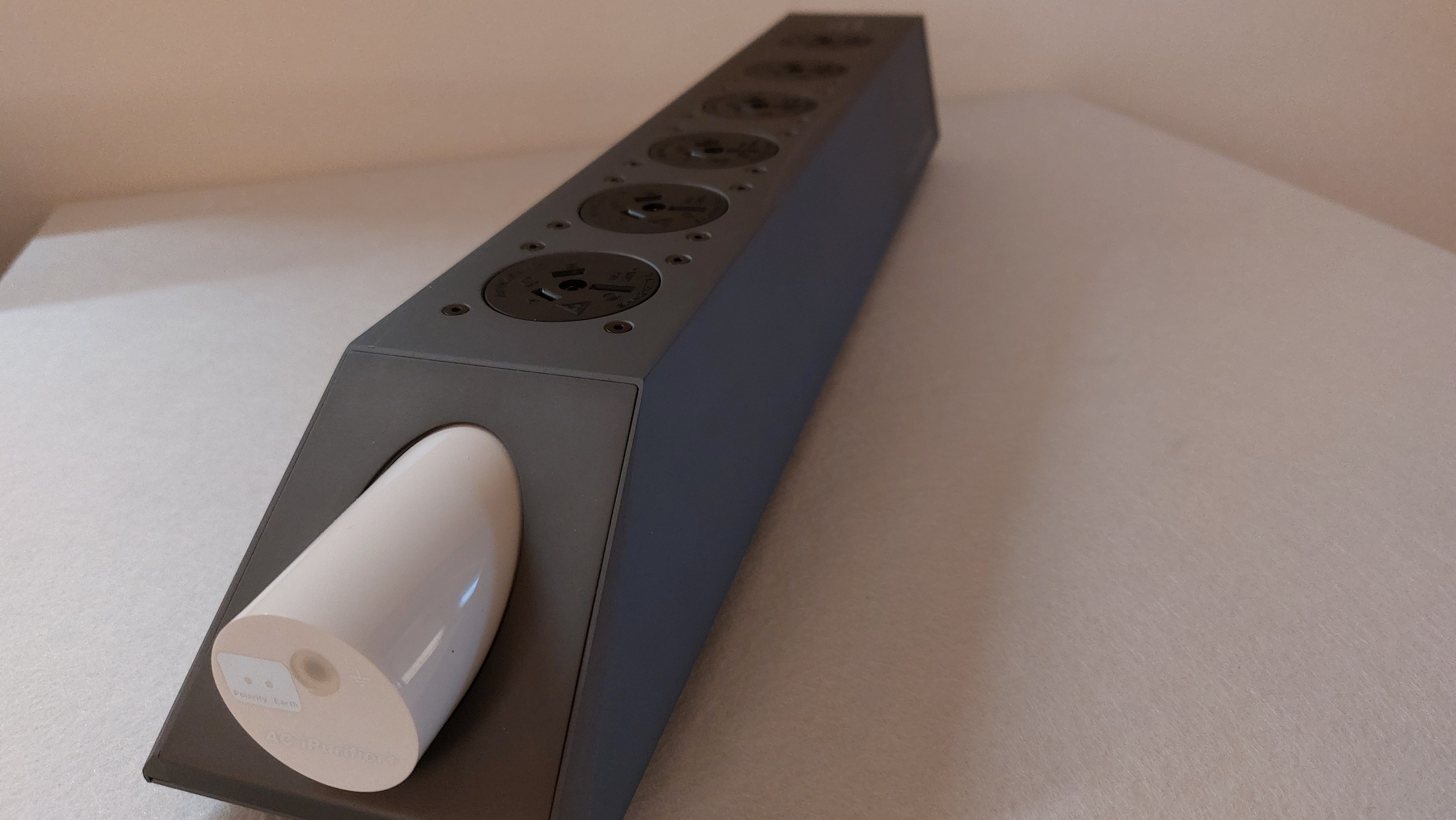 iFi audio PowerStation 6Way Power Board ﻿ HiFi and Cinema Cables