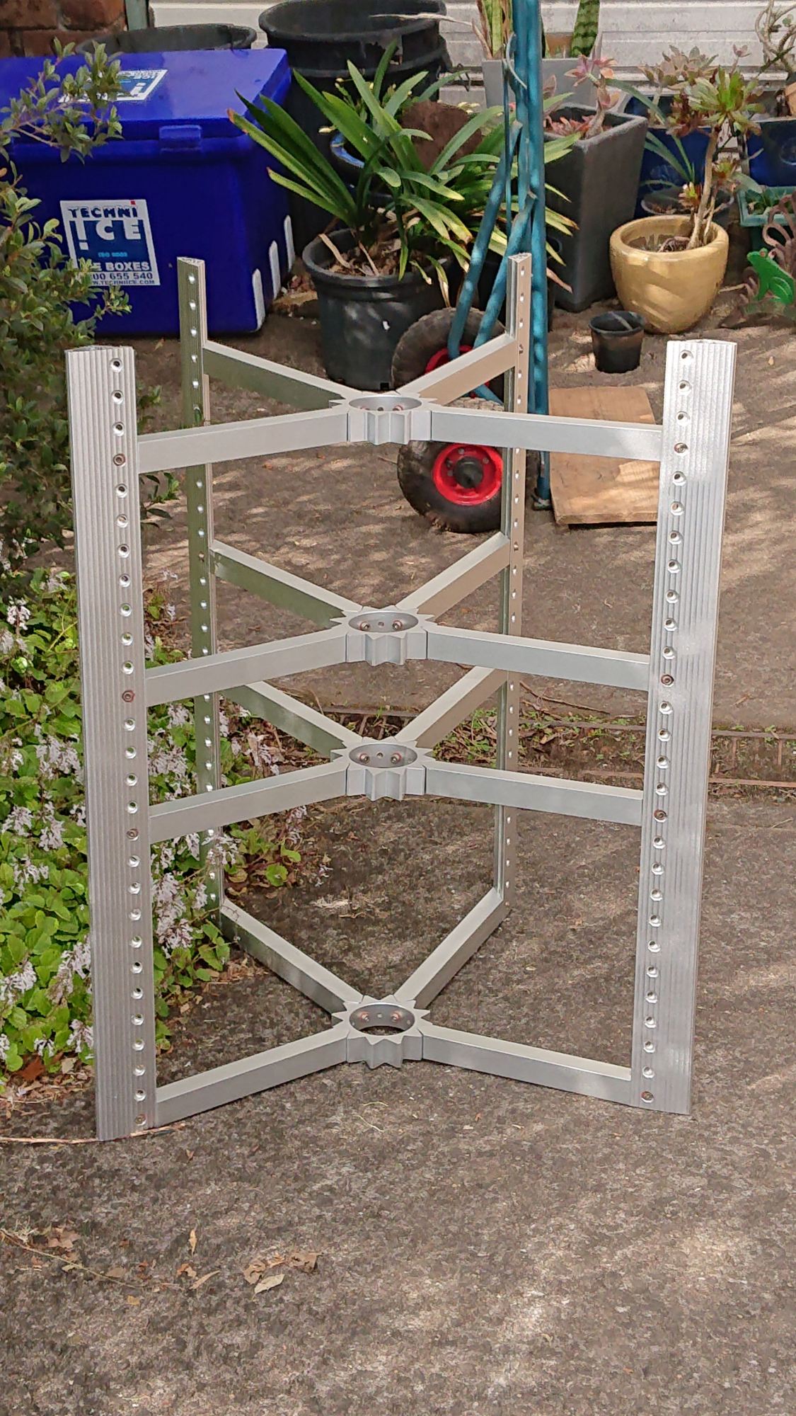 Spider style rack - Hi-Fi and Cinema Cables & Accessories - StereoNET