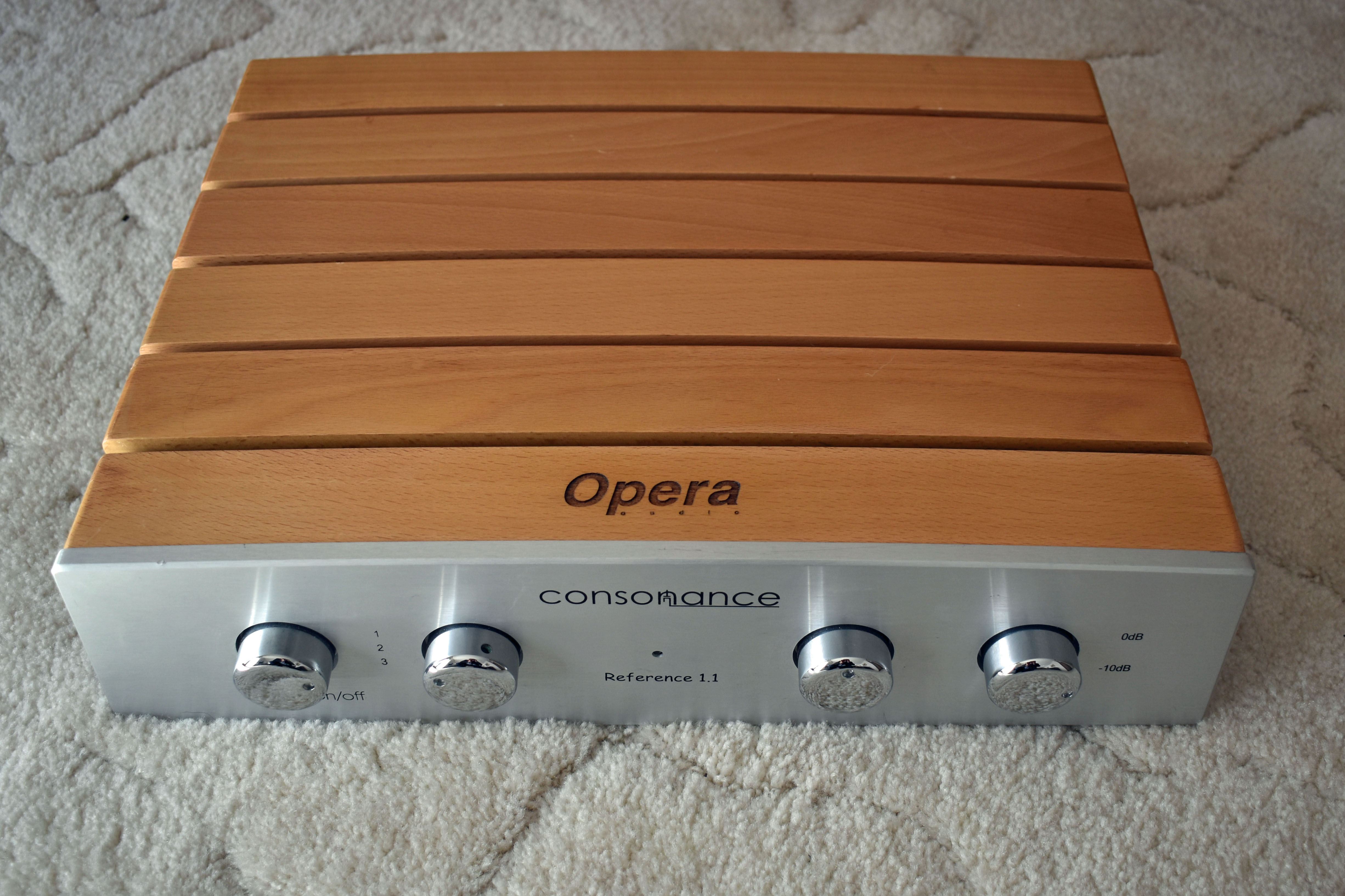 Consonance Reference R1.1 tube preamplifier - Stereo, Home Cinema ...