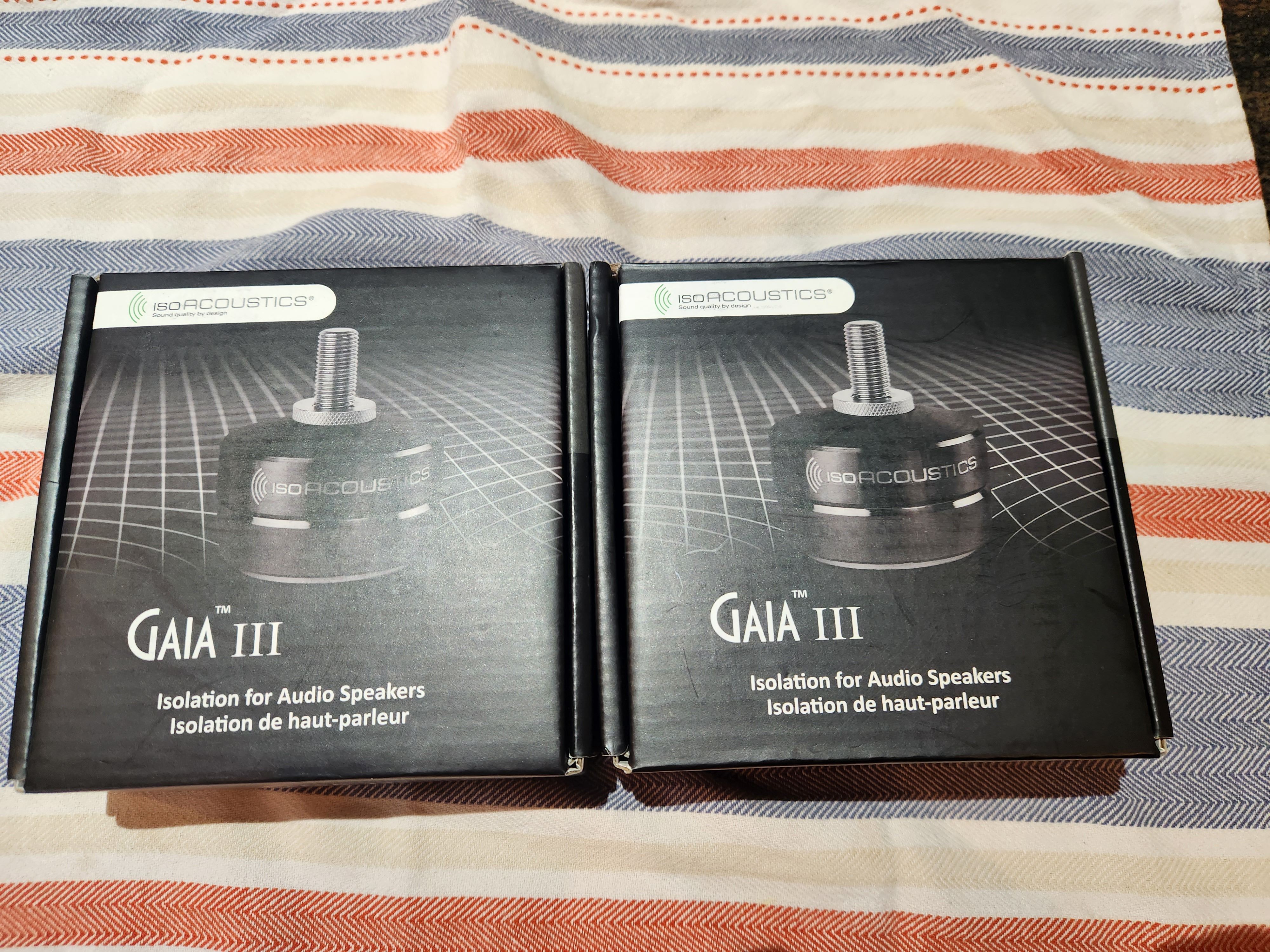 Isoacoustics gaia III speaker isolation feet (2 Set of 4 )