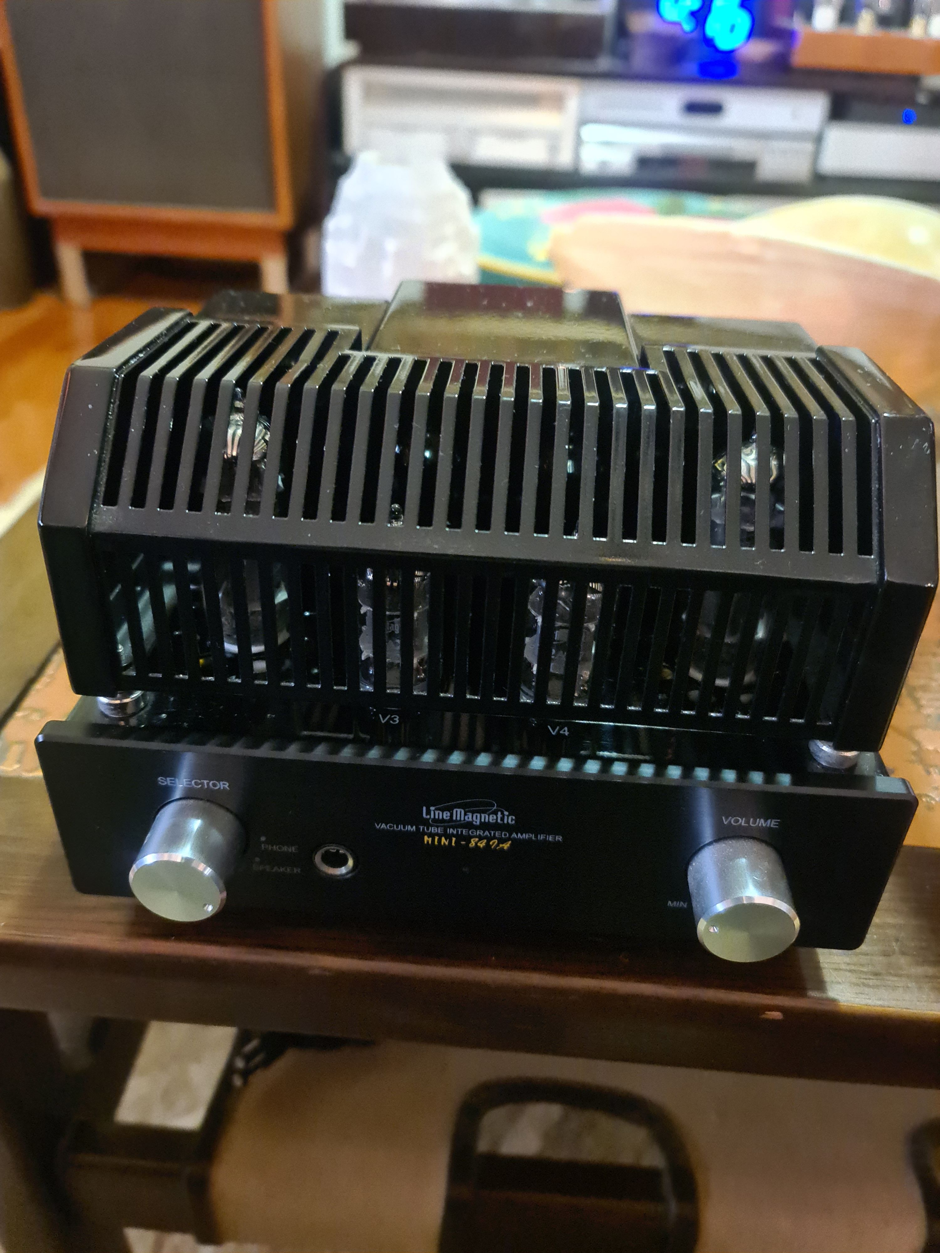 Line LM mini84IA headphone and speakers amplifier ﻿ Stereo