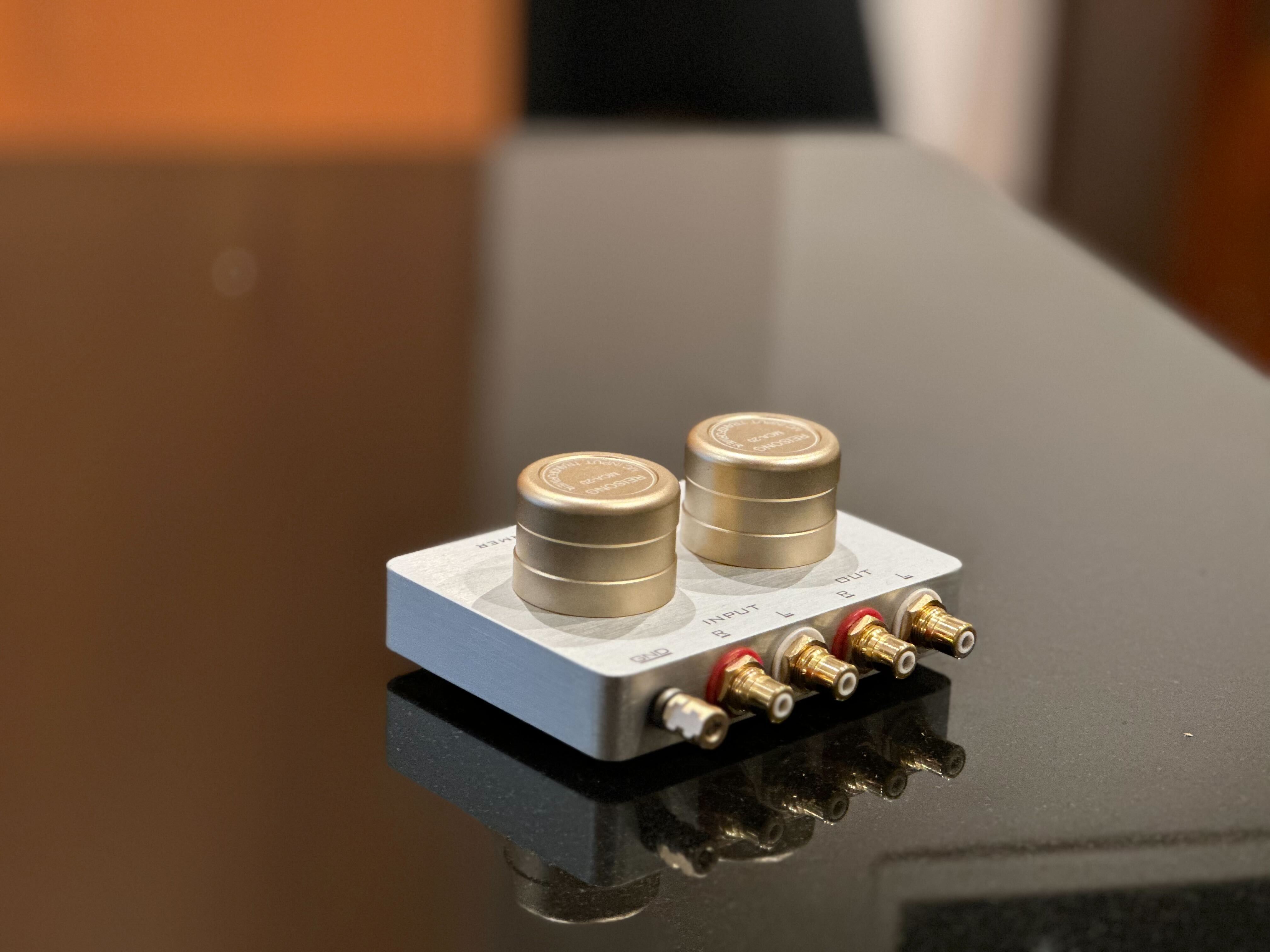 Reisong MC SUT and Charcroft ZFoil 15K loading plugs ﻿ Stereo, Home