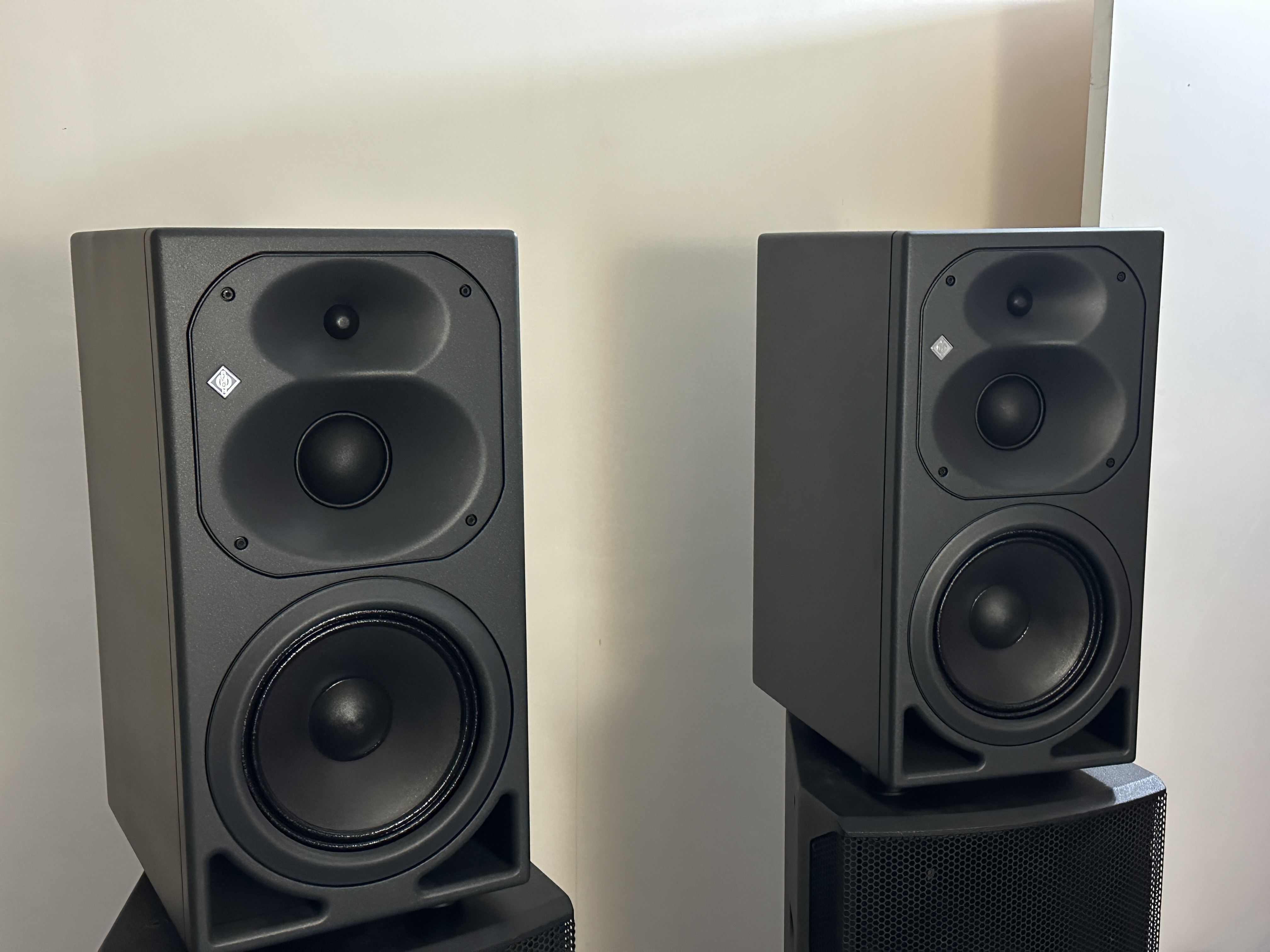 Neumann kh420g pair mint