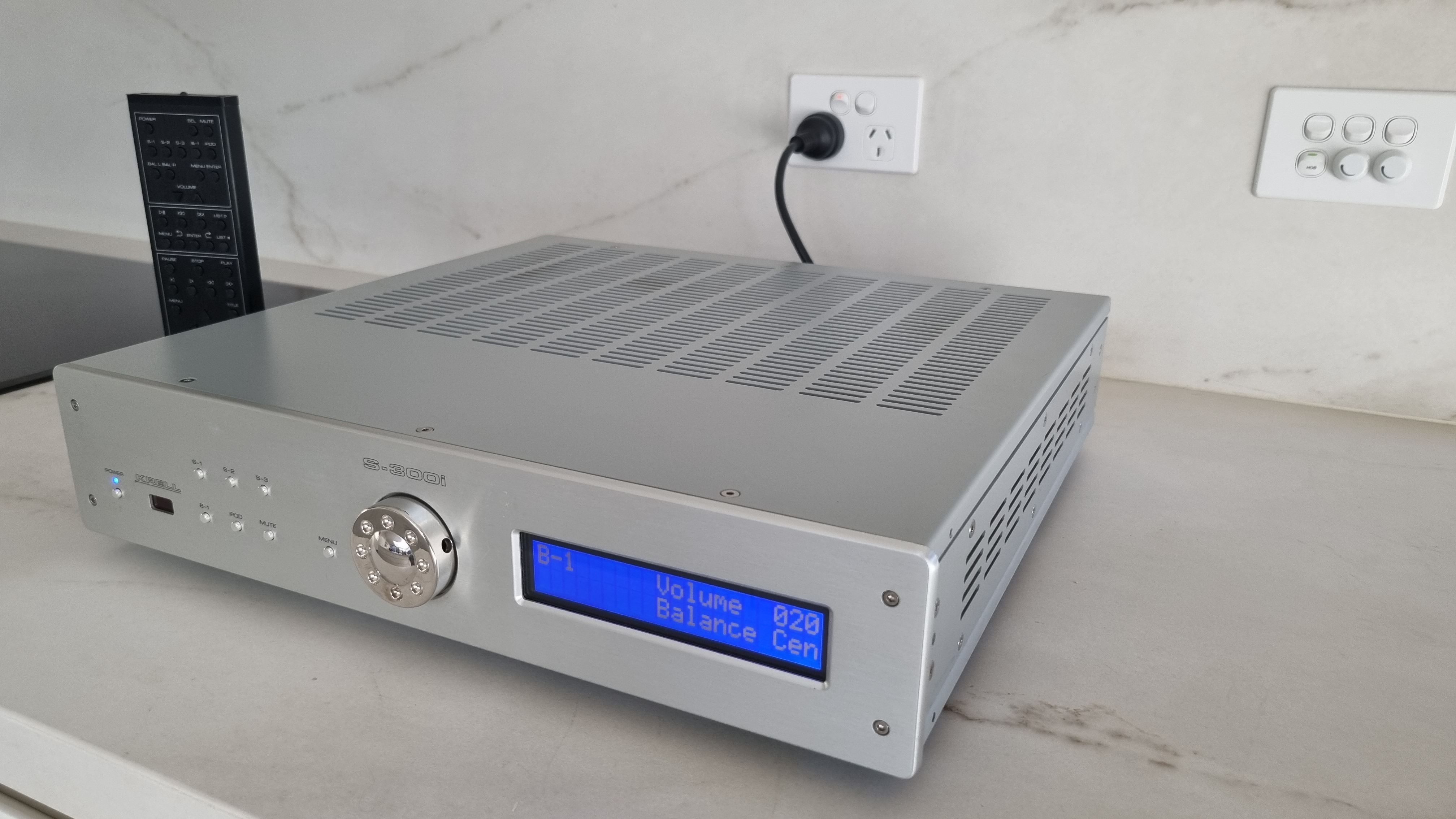 Krell S300i Integrated Amplifier in Prestine Condition - Stereo, Home ...