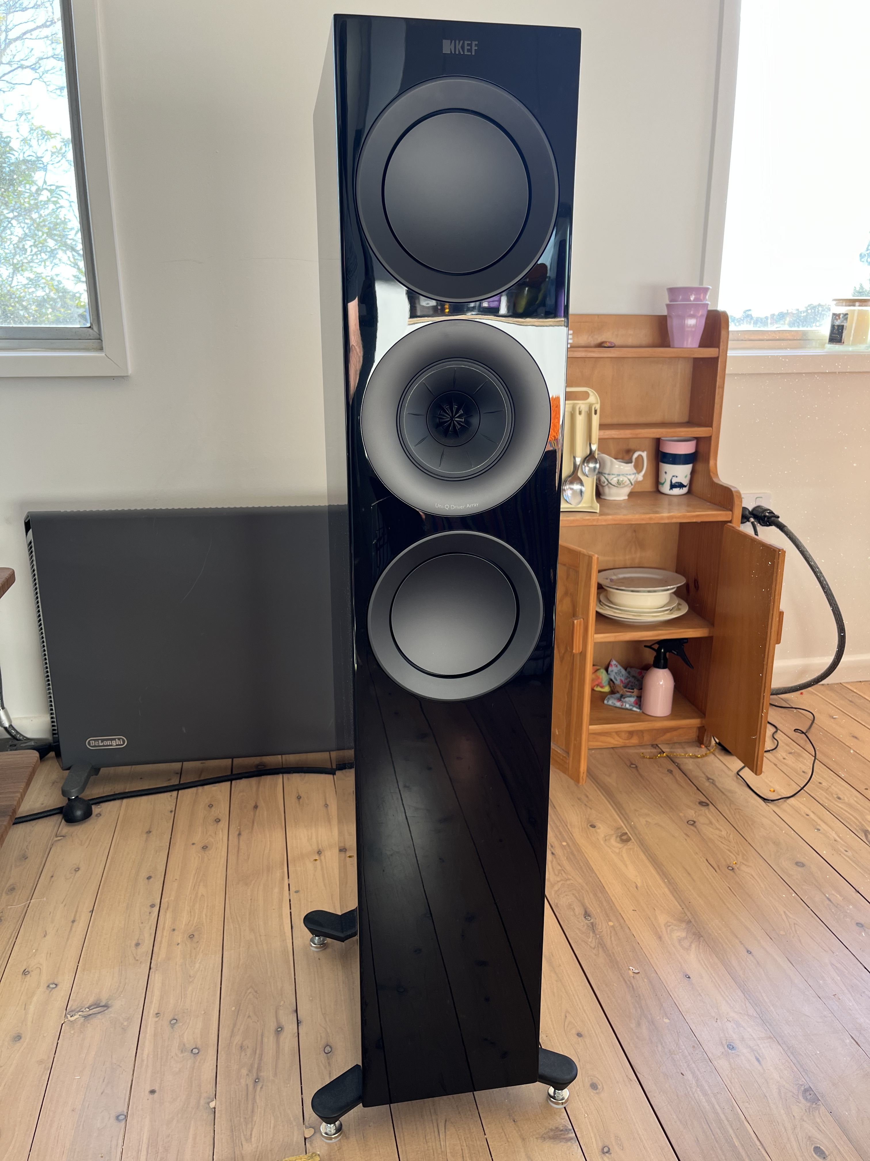 KEF R7 (Not Meta)