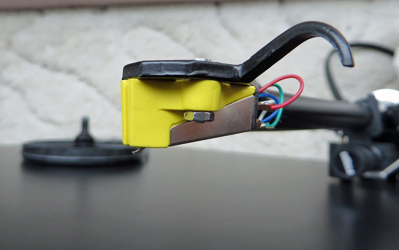 Rega P3 24 Turntable with external power supply