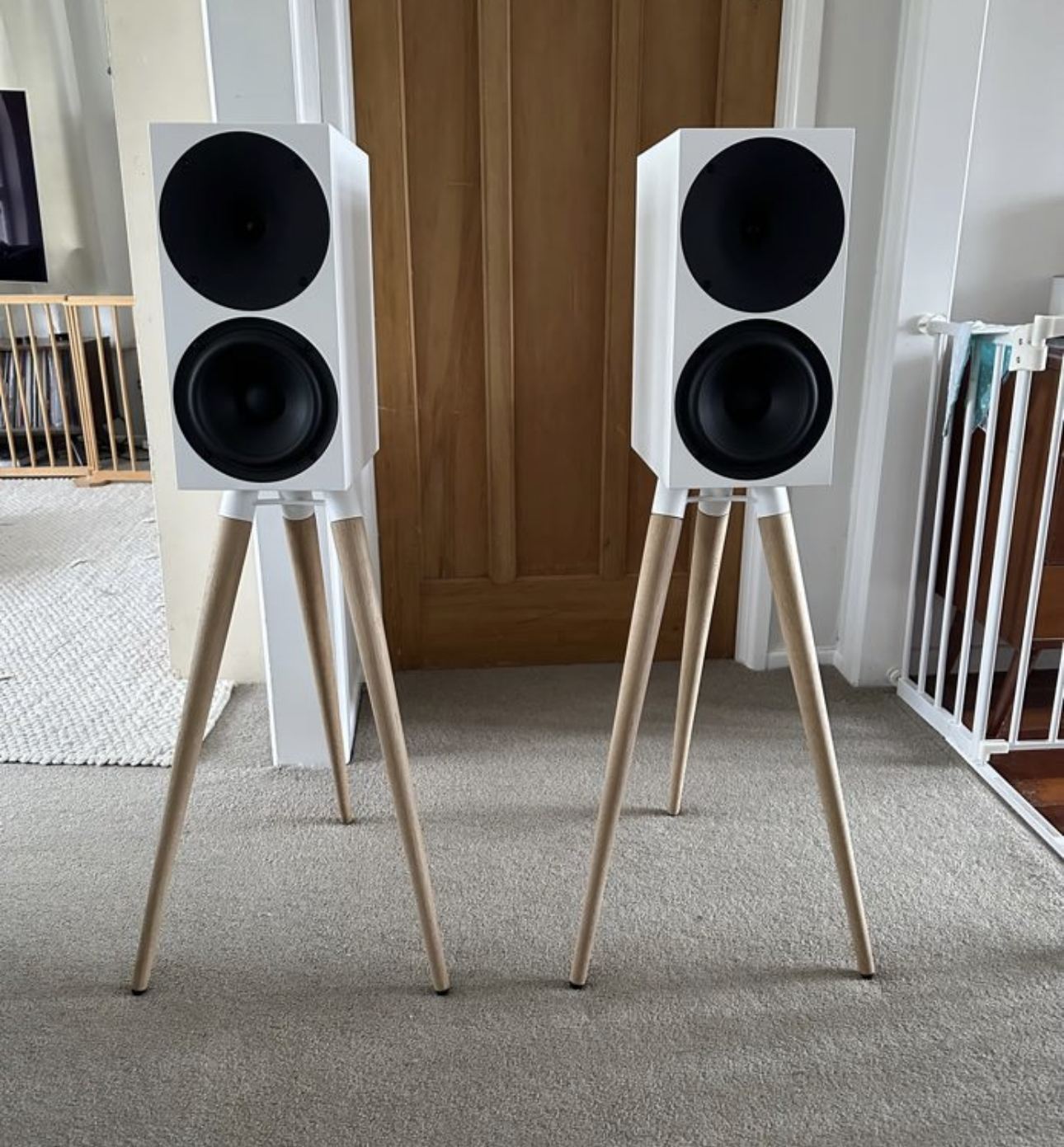 Buchardt A500 speakers, Buchardt stands and Platin Hub