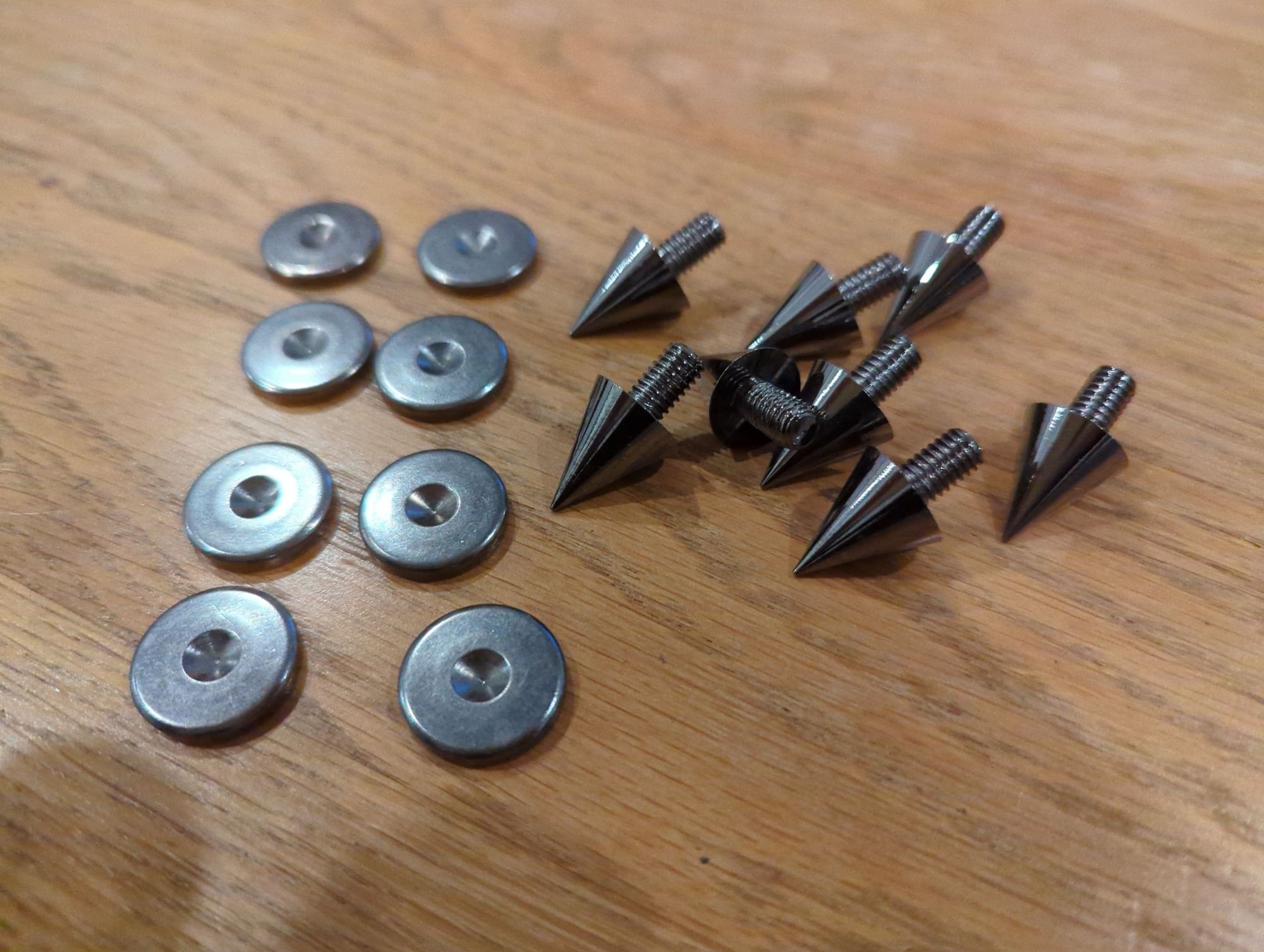 8 x M8 speaker spikes and cups ﻿ HiFi and Cinema Cables & Accessories